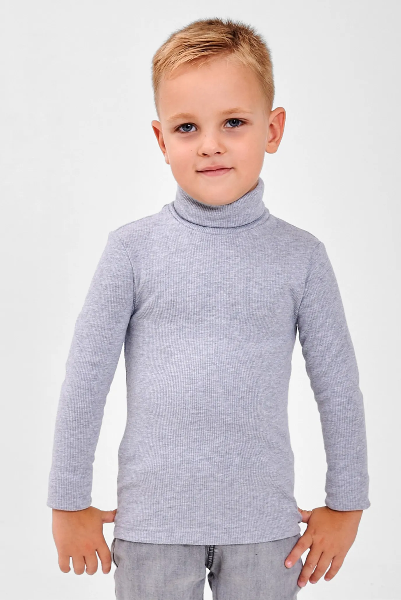 Дитячий сірий гольф 2