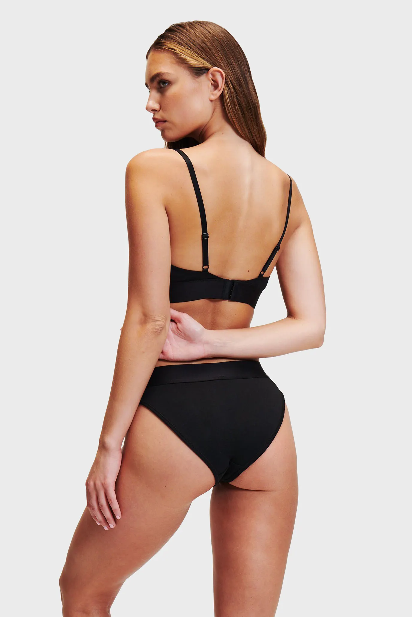 Жіночий чорний бюстгальтер HOTEL KARL PEEPHOLE BRA 3