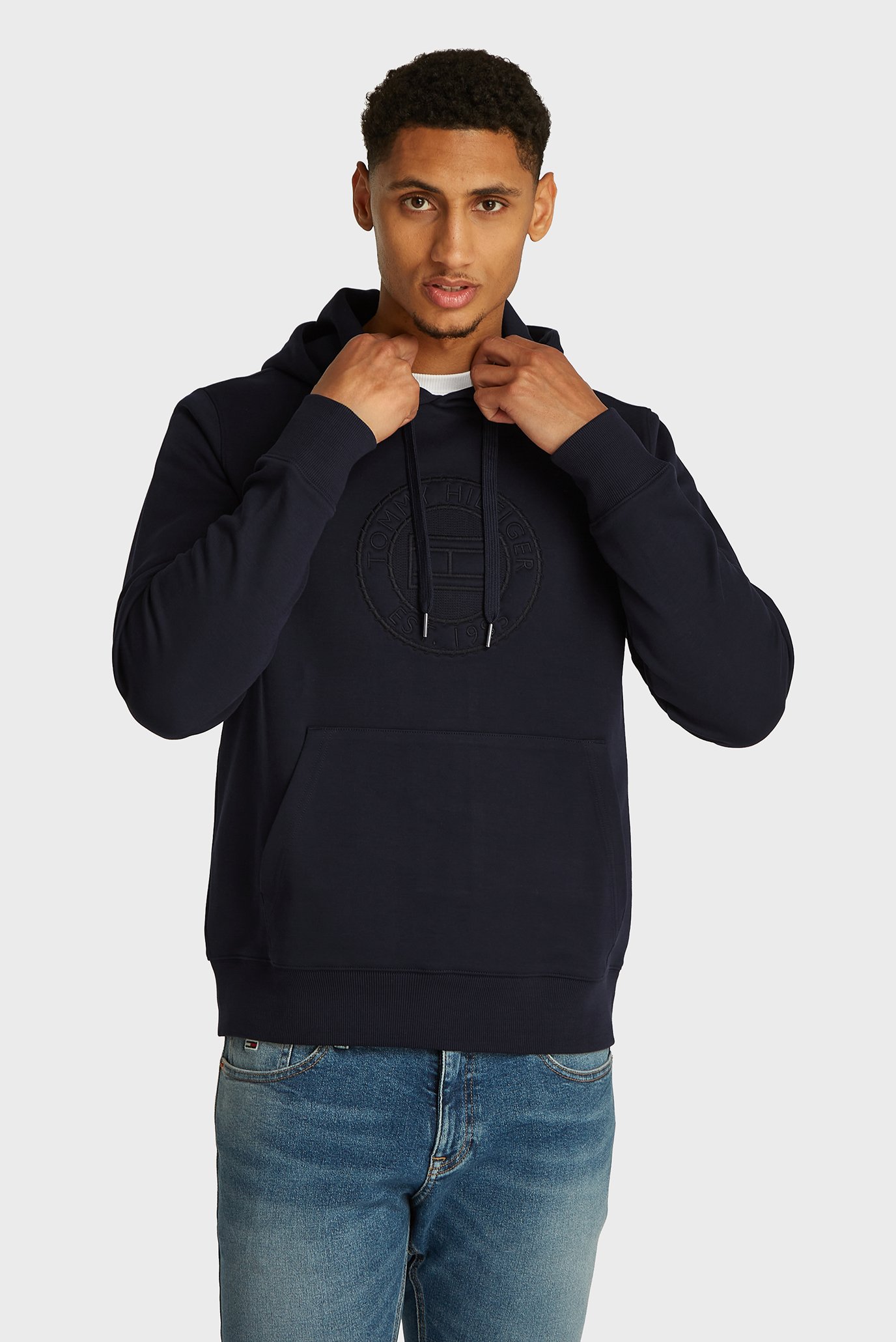 Мужское темно-синее худи FLAG ROUNDLE EMBRO HOODY Синий L Tommy Hilfiger MW0MW35532 Мужское темно-синее худи FLAG ROUNDLE EMBRO HOODY Синий L Tommy Hilfiger MW0MW35532