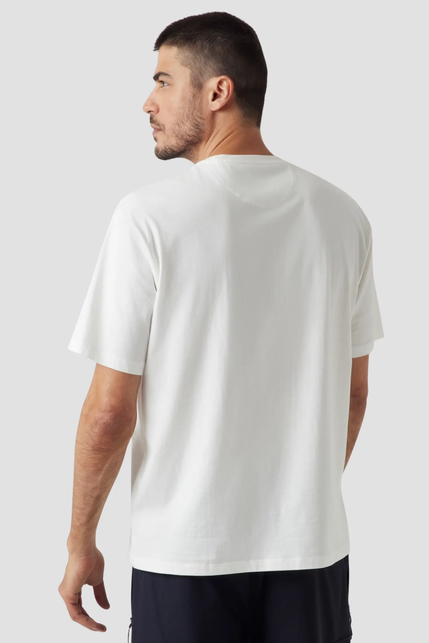 Чоловіча біла футболка 3