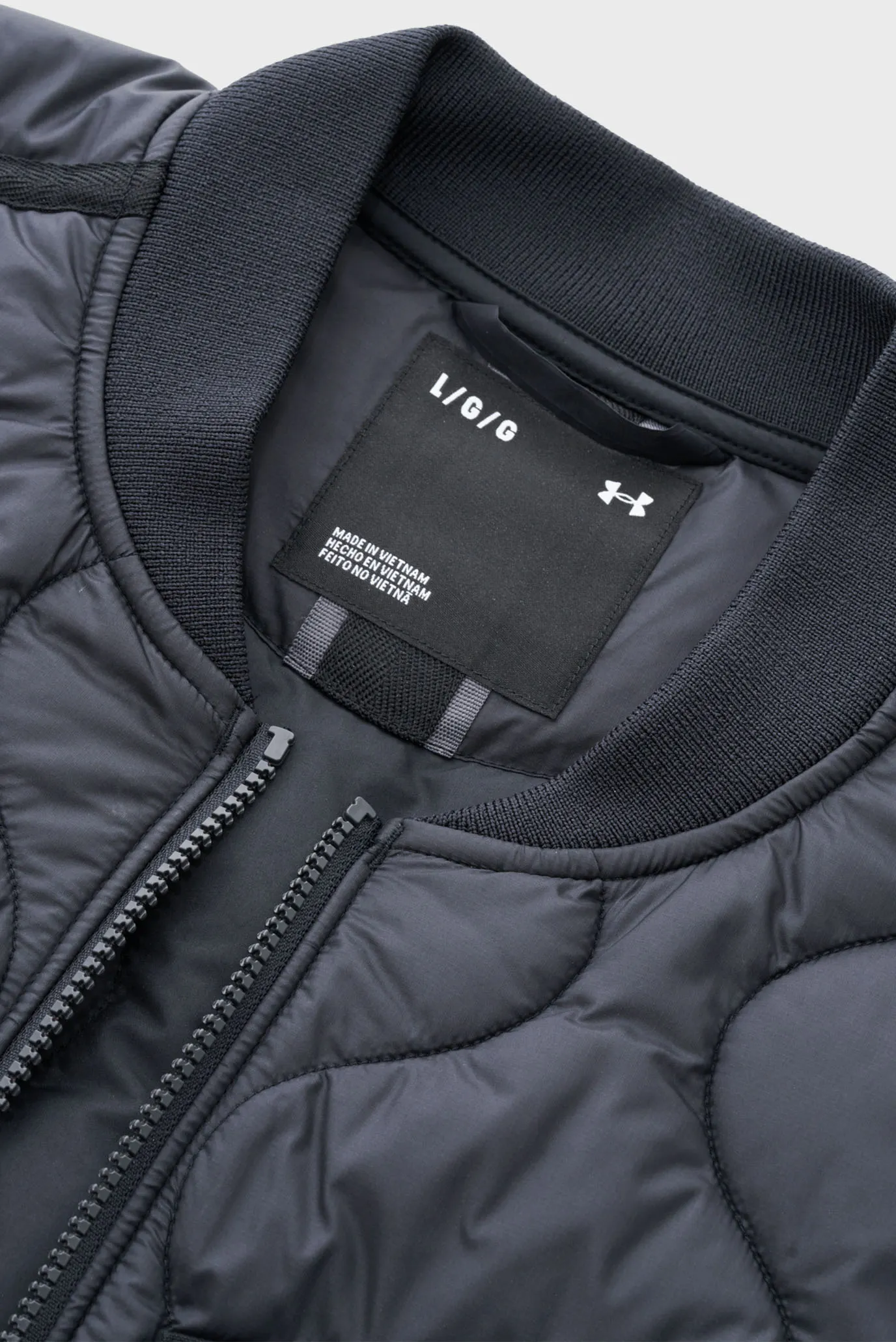 Чоловічий чорний бомбер UA Heritage Jkt 4