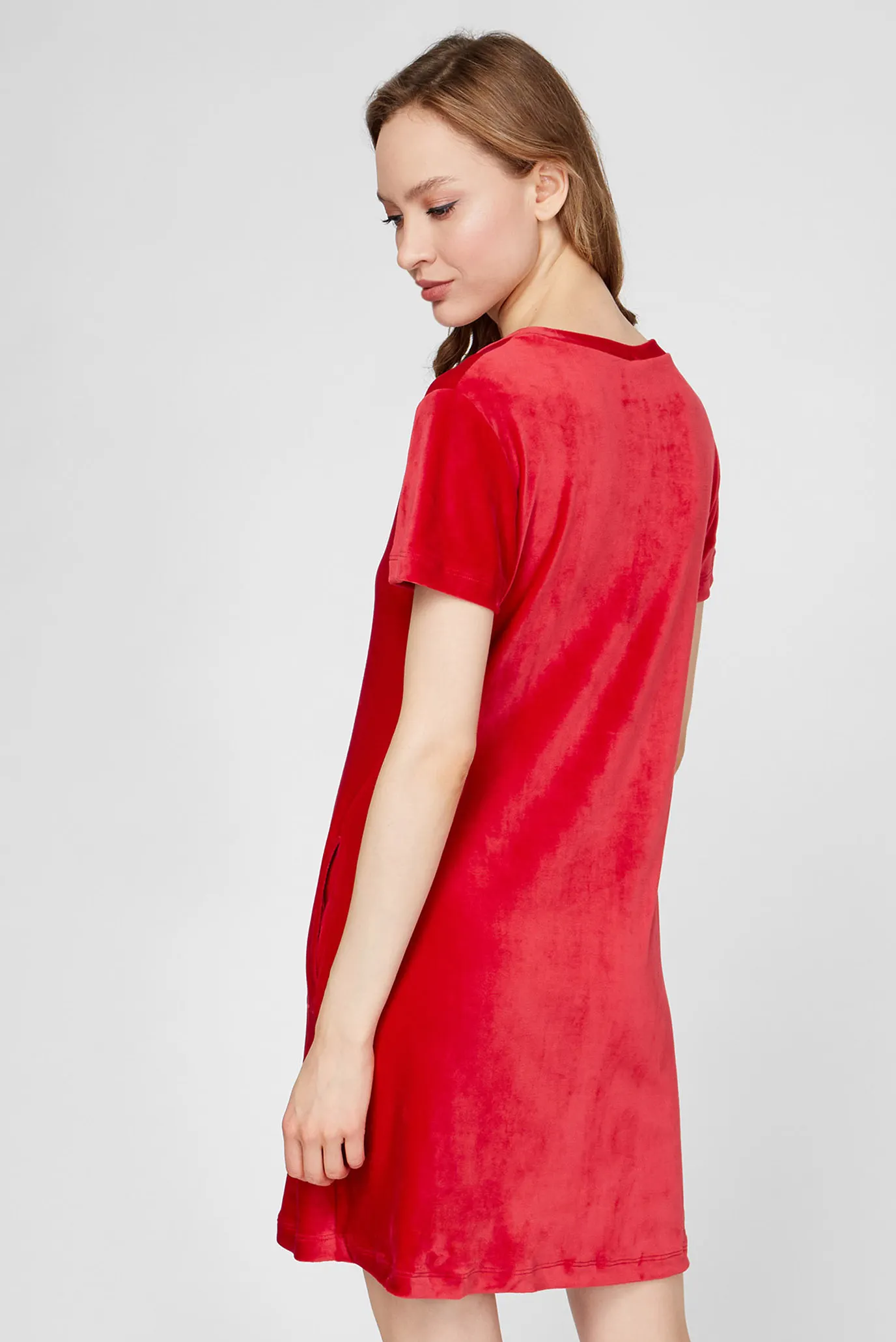 Женское красное велюровое платье 3