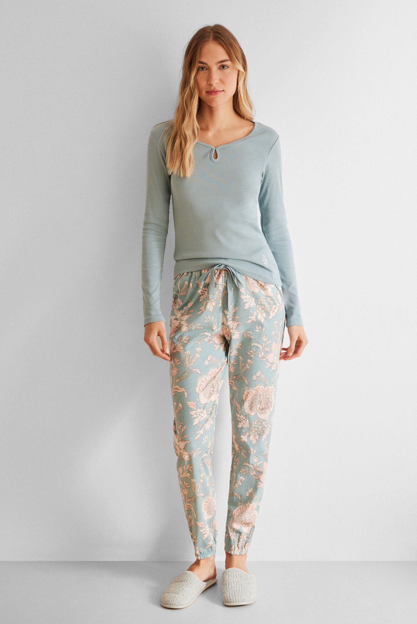 Женская мятная пижама (лонгслив, брюки) 1