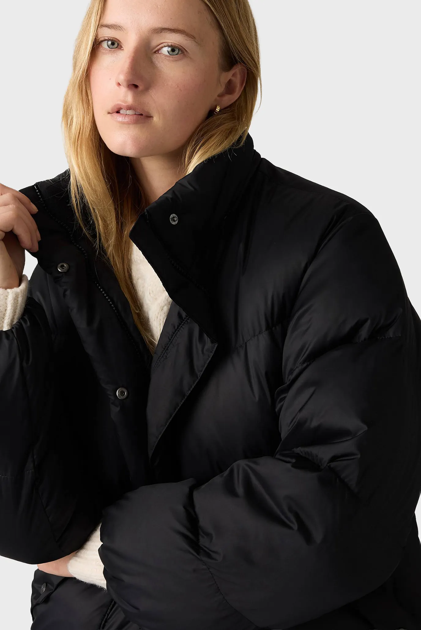 Жіноча чорна куртка 2