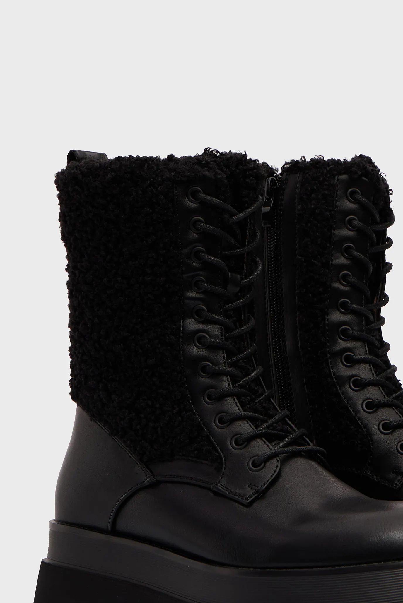 Жіночі чорні черевики 2