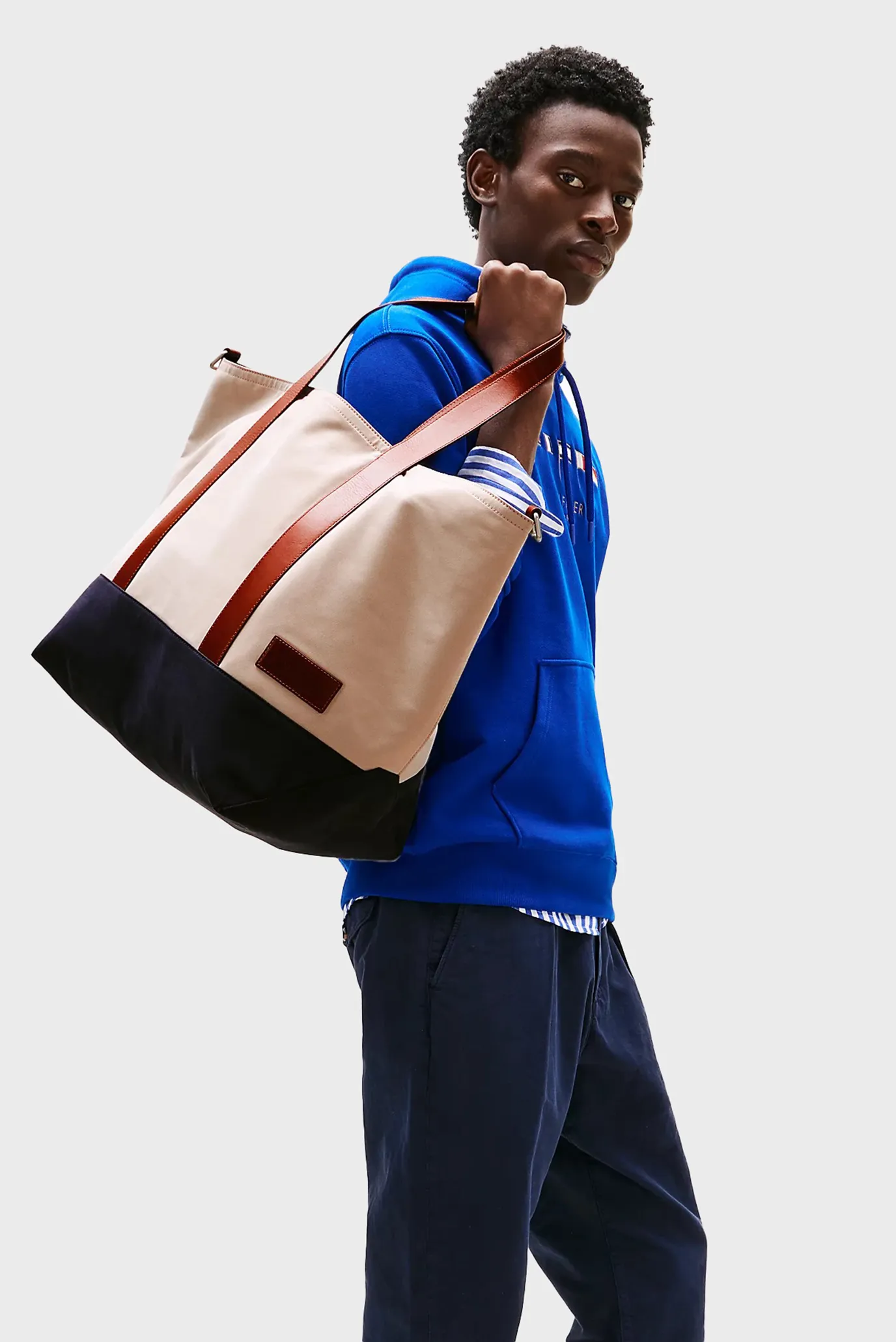 Бежева сумка TH CASUAL TOTE 2