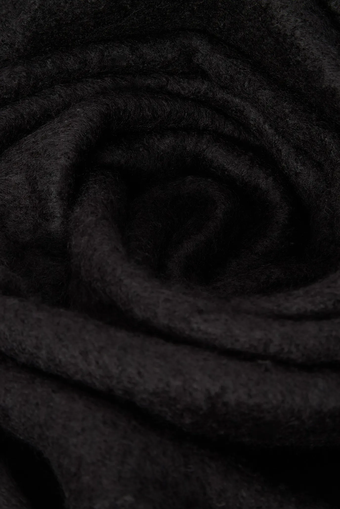 Жіночий чорний шарф chunky 4