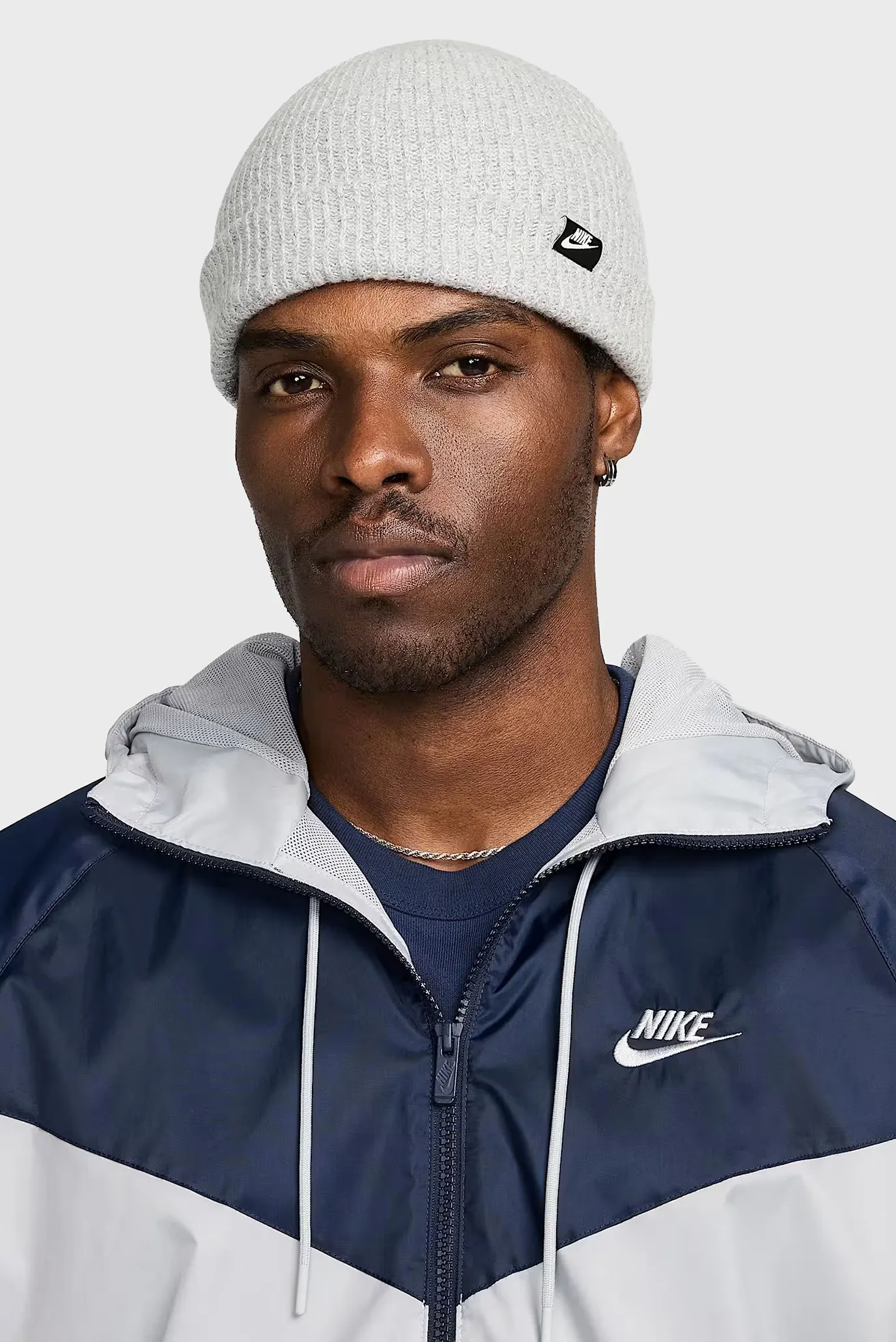 Світло-сіра шапка 1