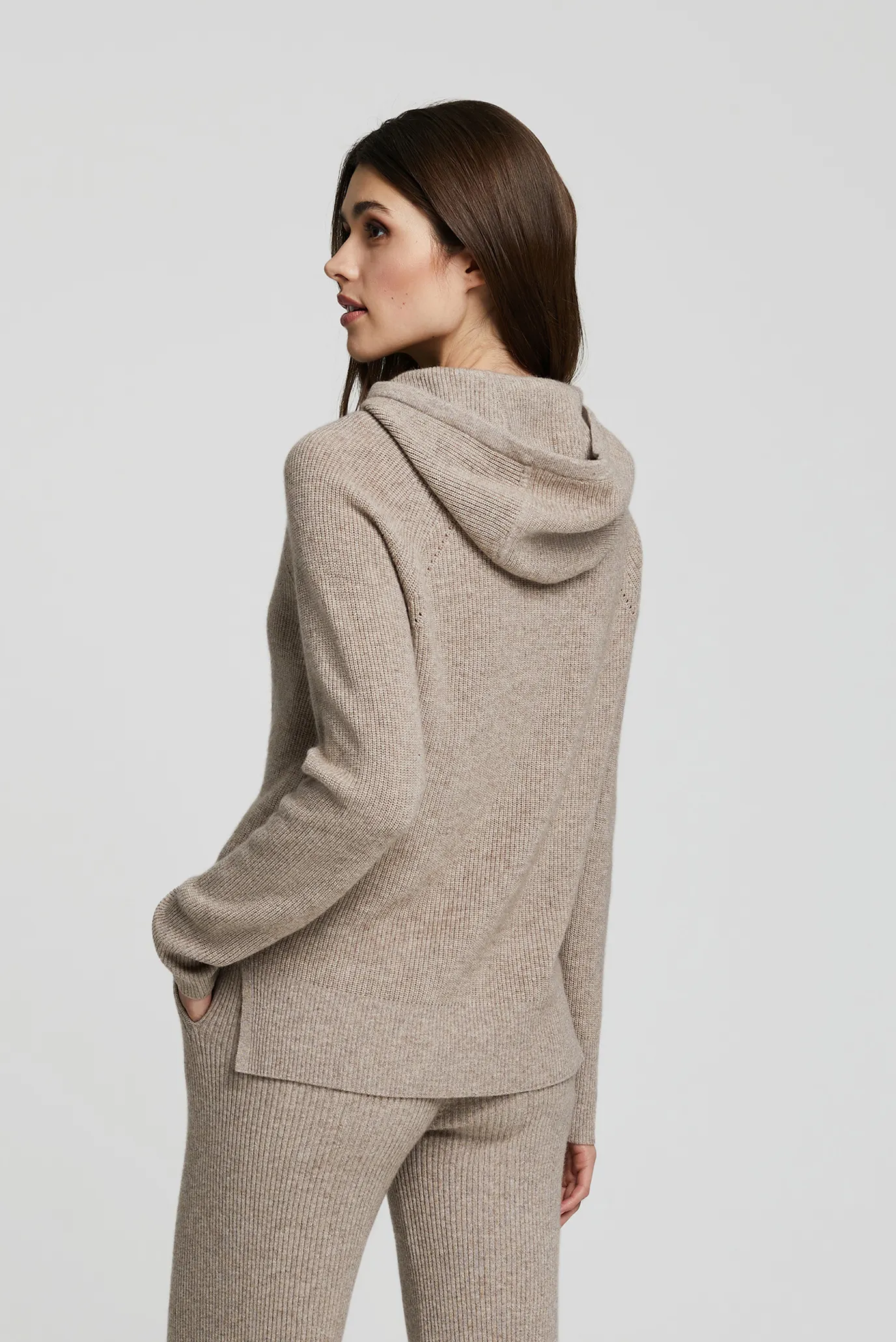 Жіноче бежеве кашемірове худі 3