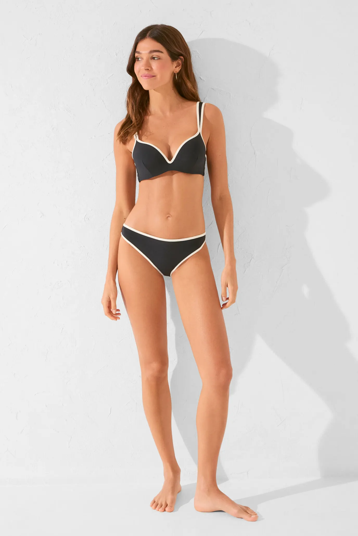 Женские черные трусики от купальника 2