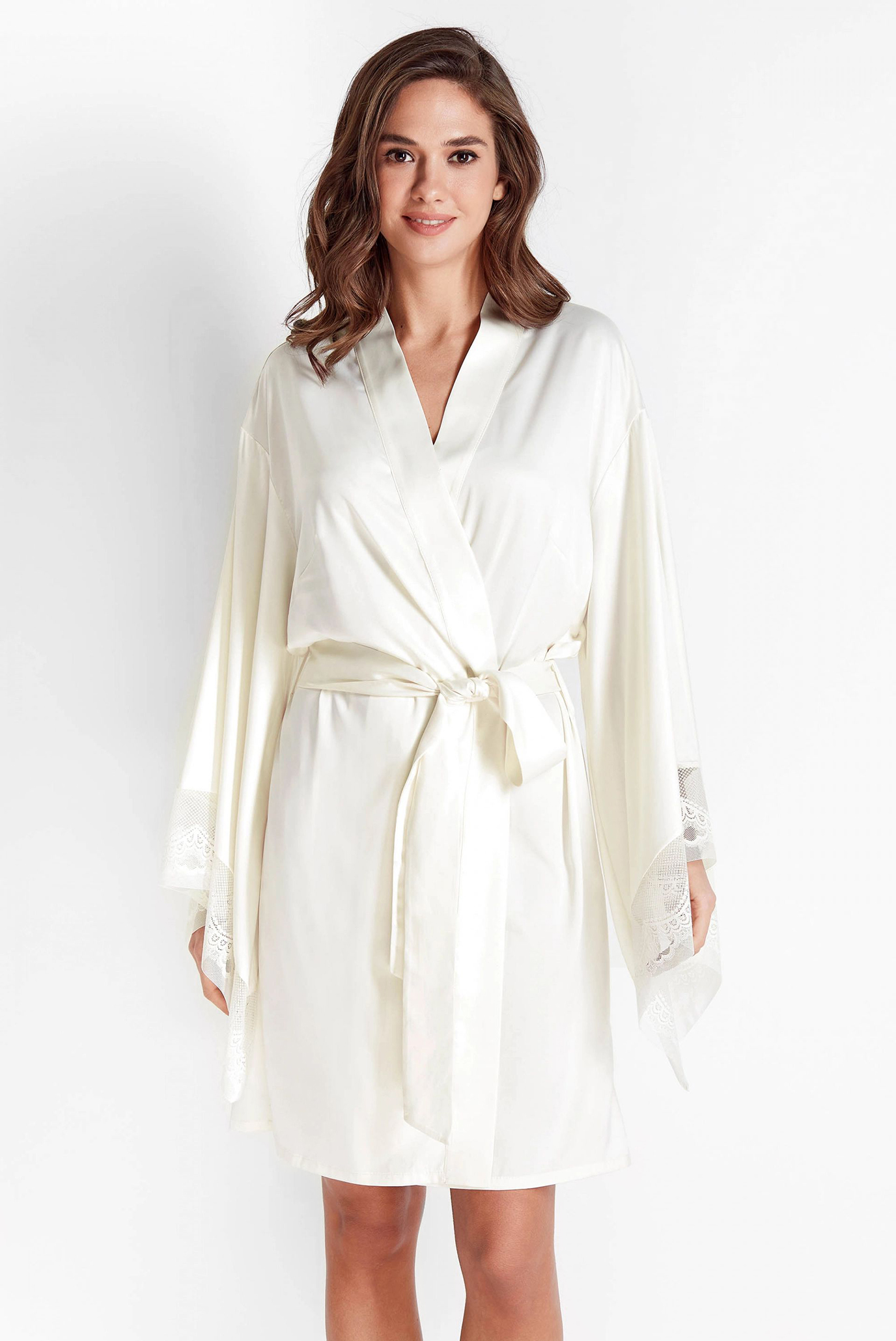 Жіночий білий халат 1