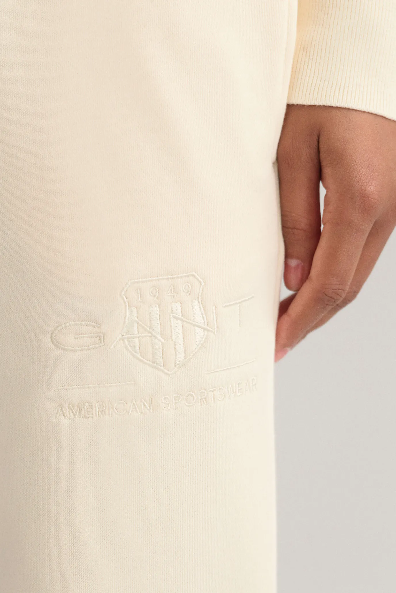 Жіночі білі спортивні штани REG TONAL SHIELD SWEATPANTS 4