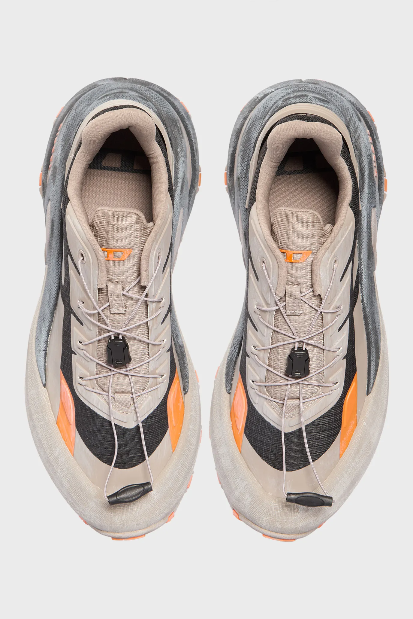 Чоловічі сірі кросівки D-CAGE RUNNER 4