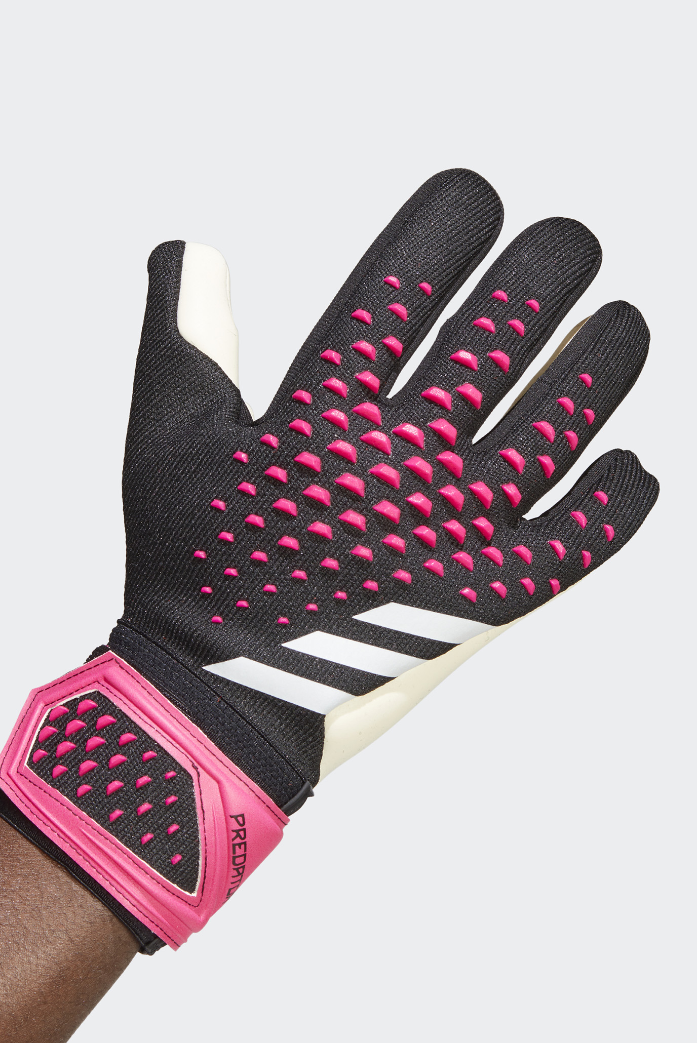 Розовые вратарские перчатки Predator League 1