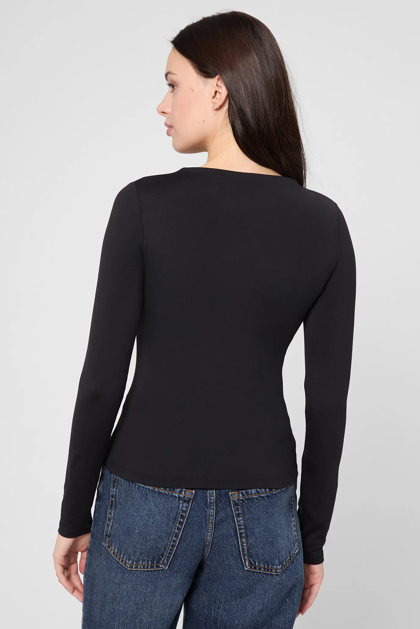 Женский черный лонгслив 3