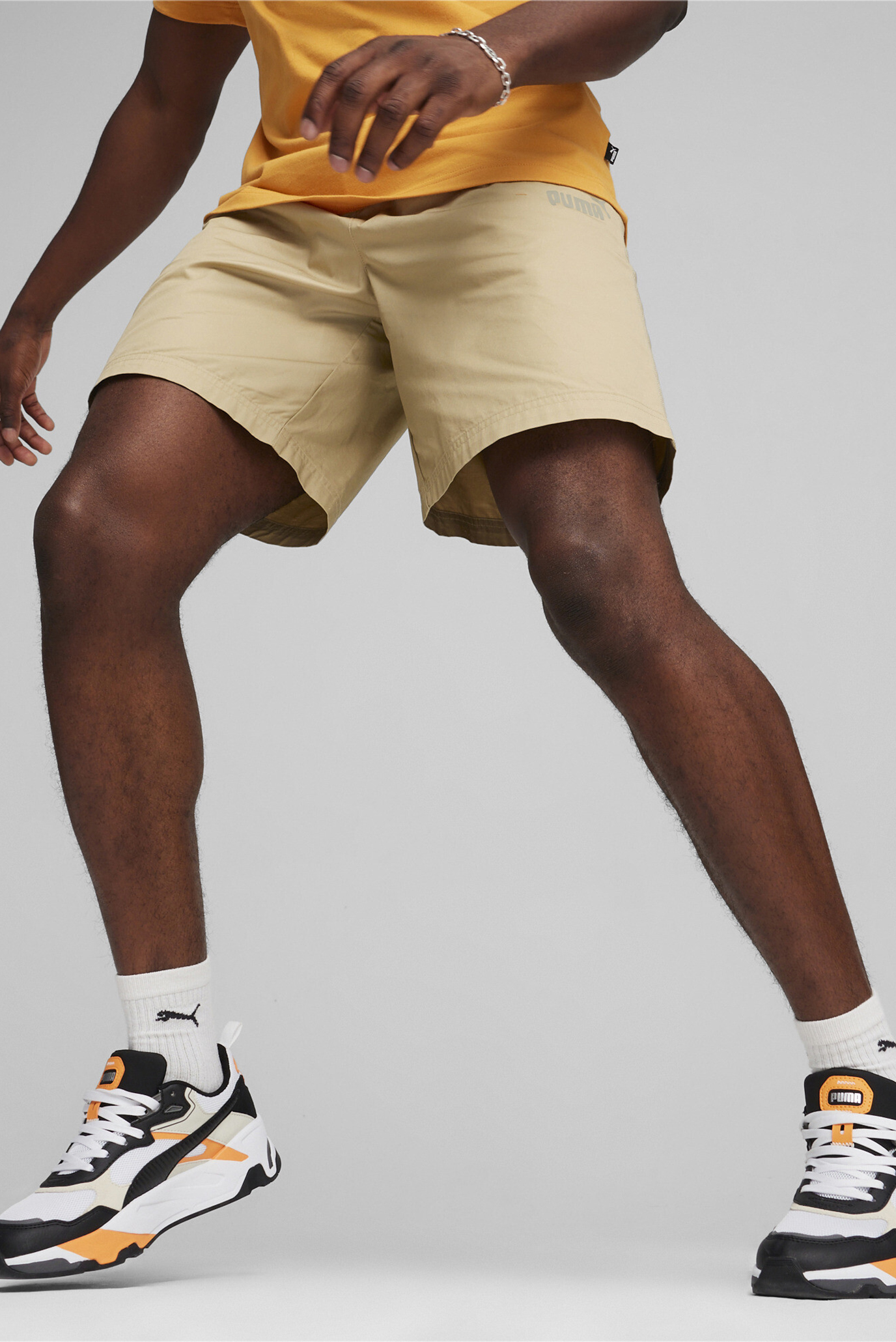 Мужские бежевые шорты ESS Men's Chino Shorts 1