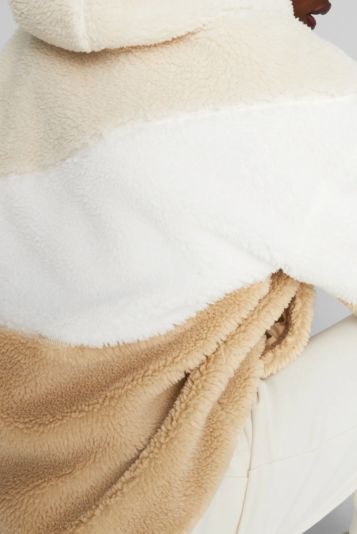 Куртка Big Cat Women's Hooded Sherpa Jacket PUMA 675370 — MD-Fashion