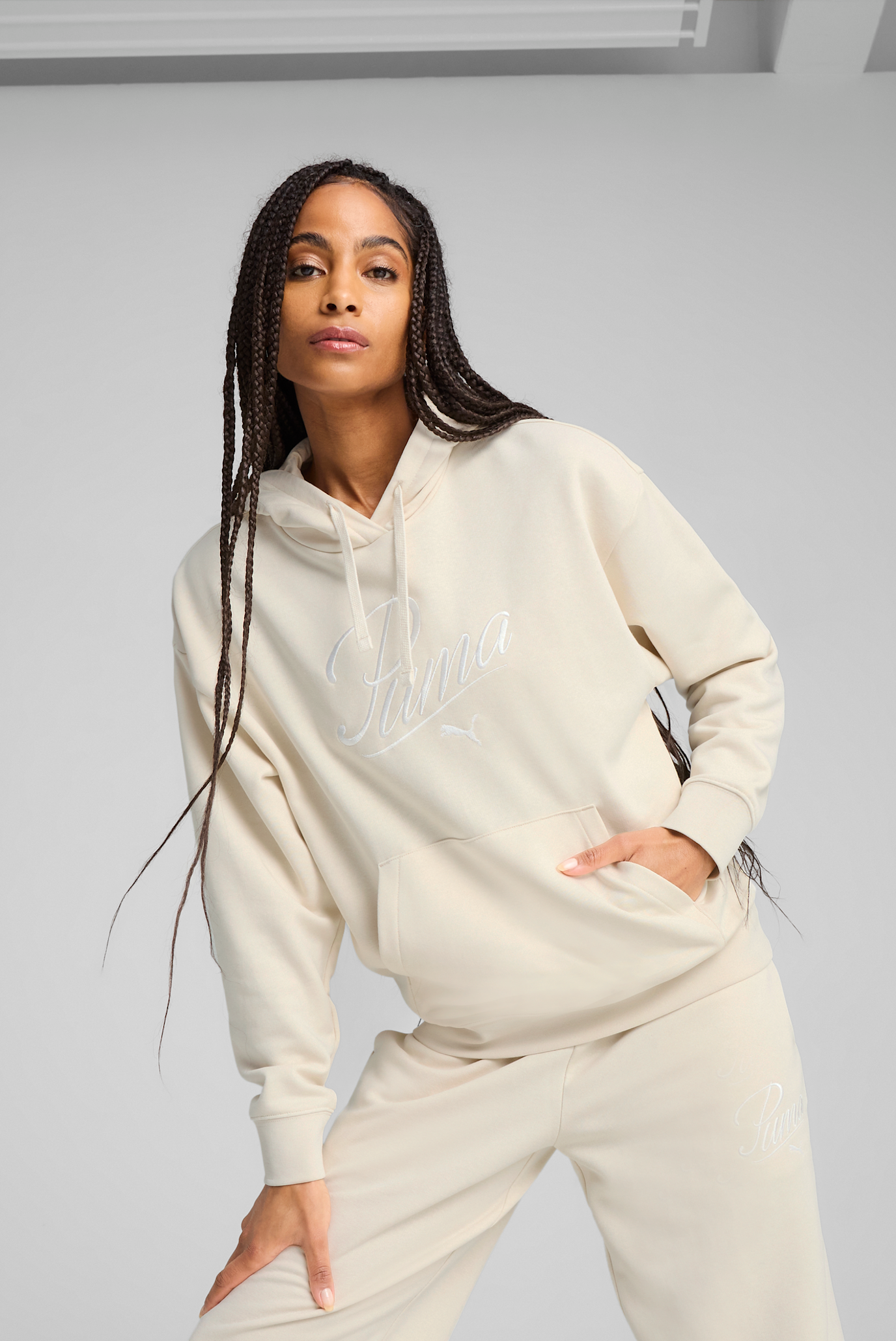 Жіноче біле худі ESS SCRIPT Comfort Hoodie Women 1