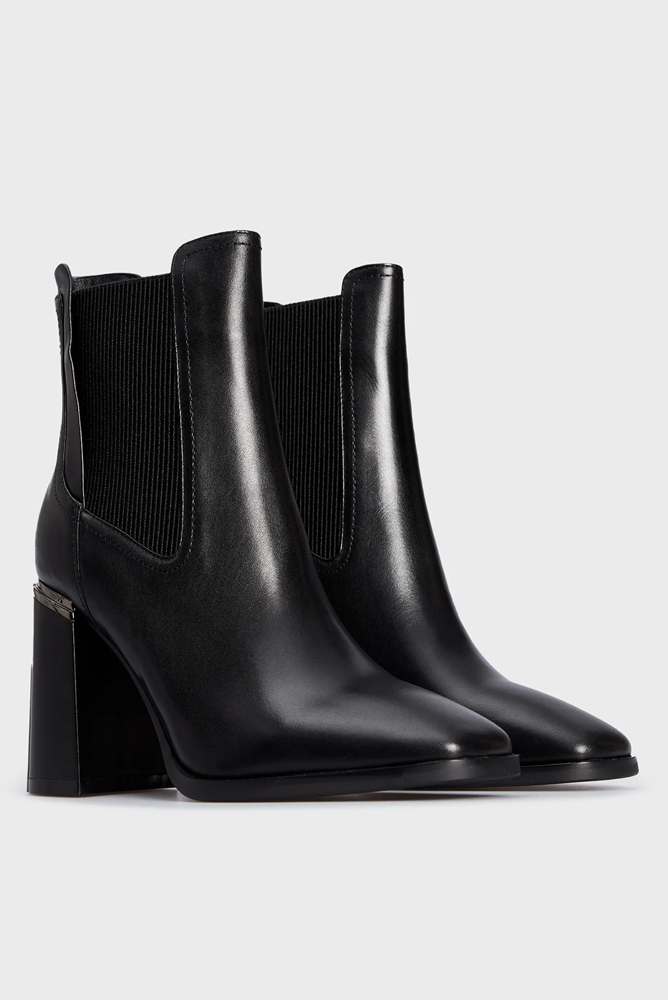 Женские черные кожаные ботильоны Bauska 3