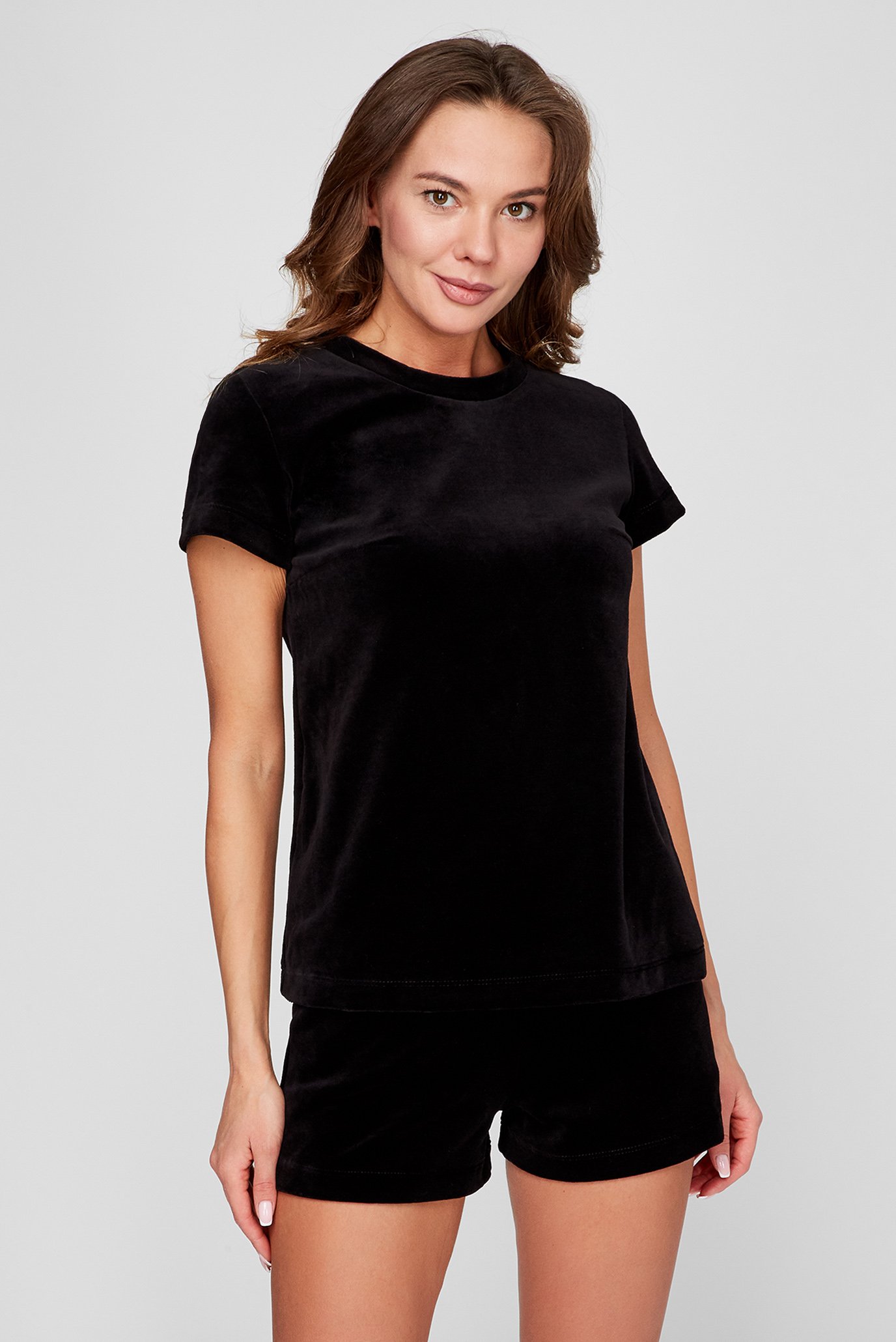 Женский черный велюровый костюм (футболка, шорты) 1