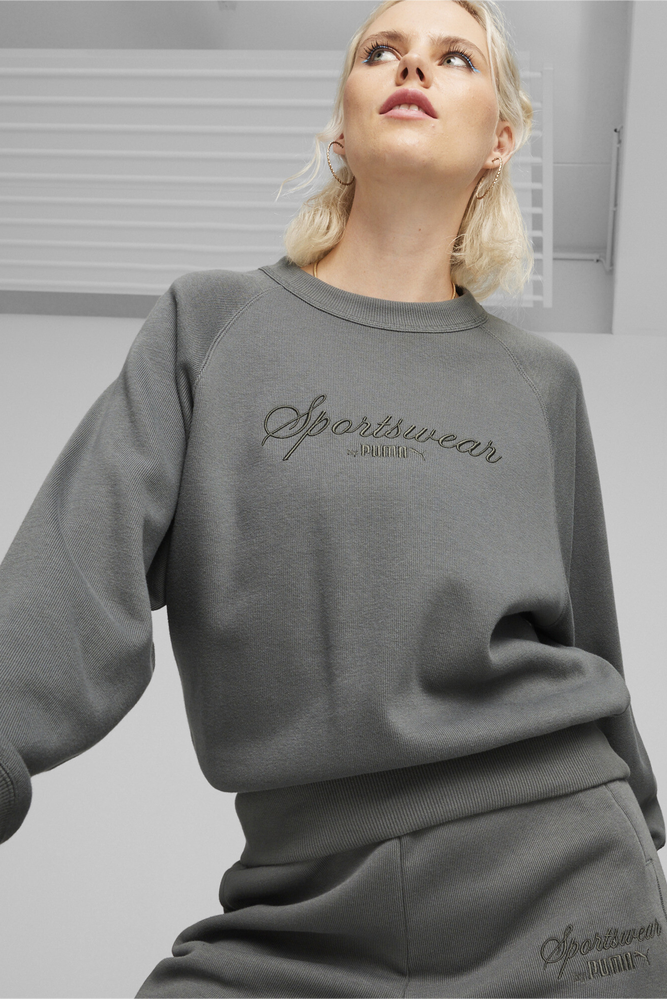 Женский серый свитшот CLASSICS+ Women's Relaxed Sweatshirt 1