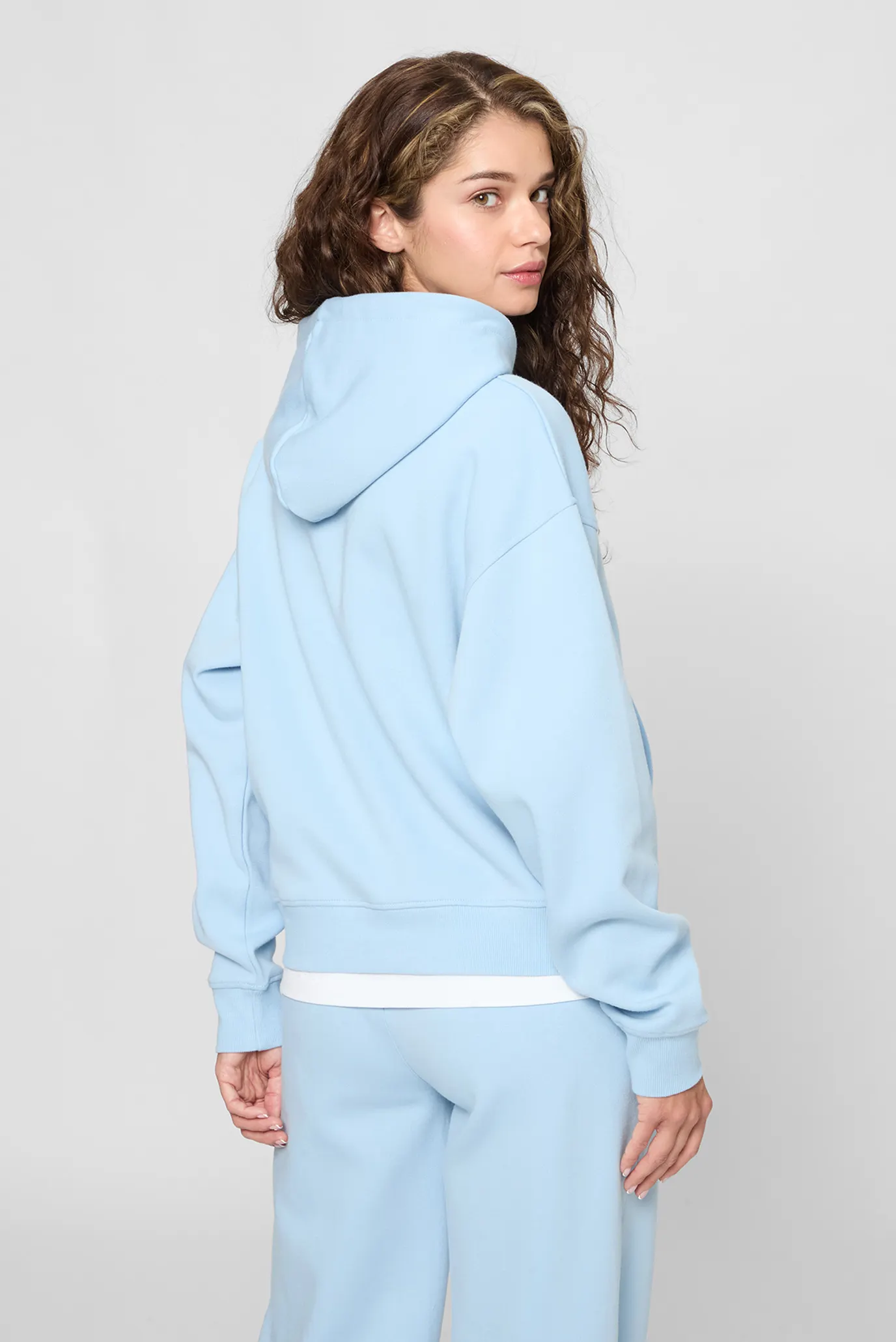Женское голубое худи 4