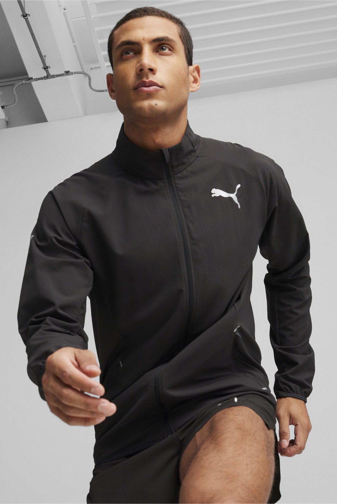 Чоловіча чорна вітровка PUMA RUN Elite Men's Jacket 1