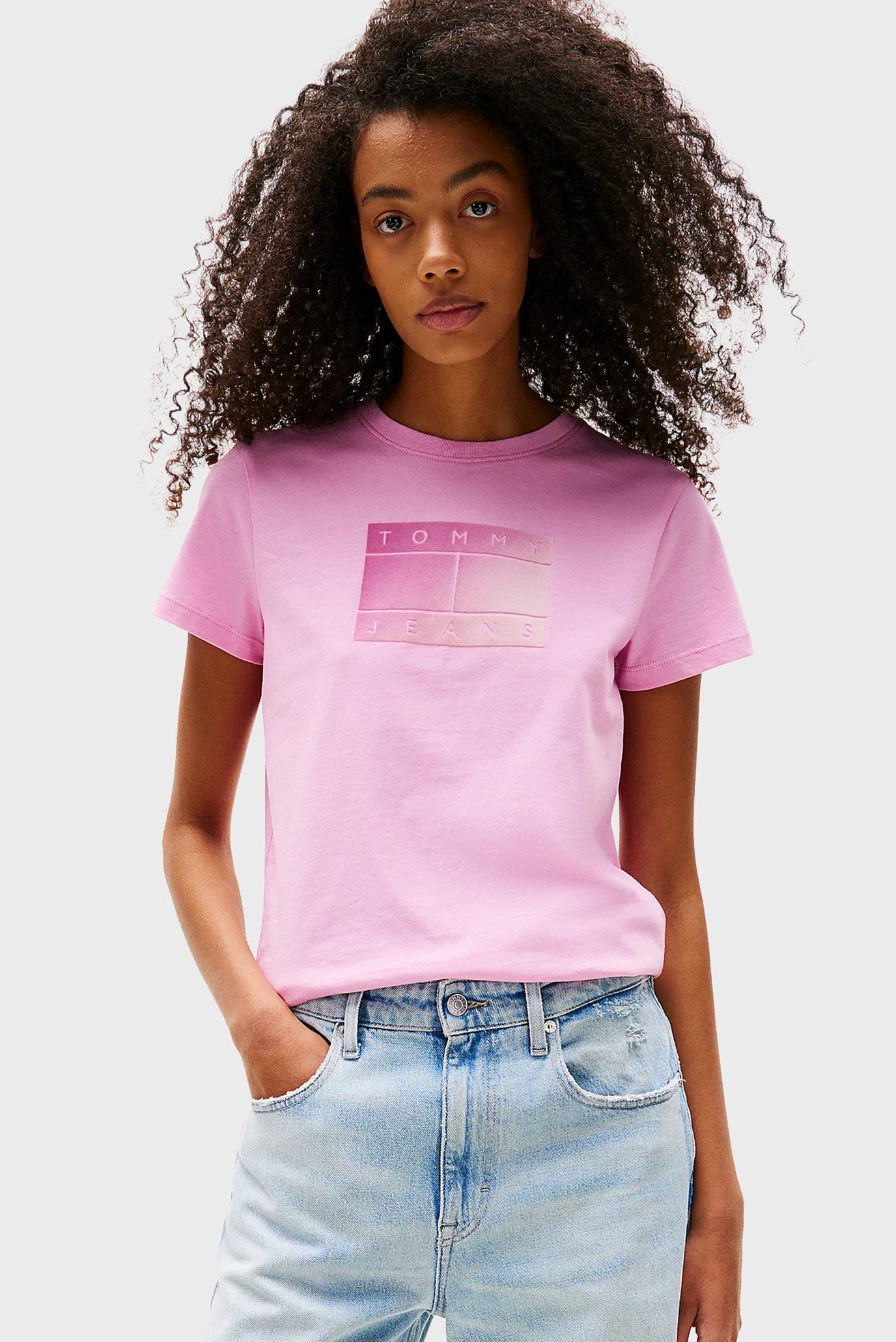 Женская розовая футболка TJW REG GRADIENT FLAG SS Розовый S Tommy Jeans DW0DW20905 Женская розовая футболка TJW REG GRADIENT FLAG SS Розовый S Tommy Jeans DW0DW20905