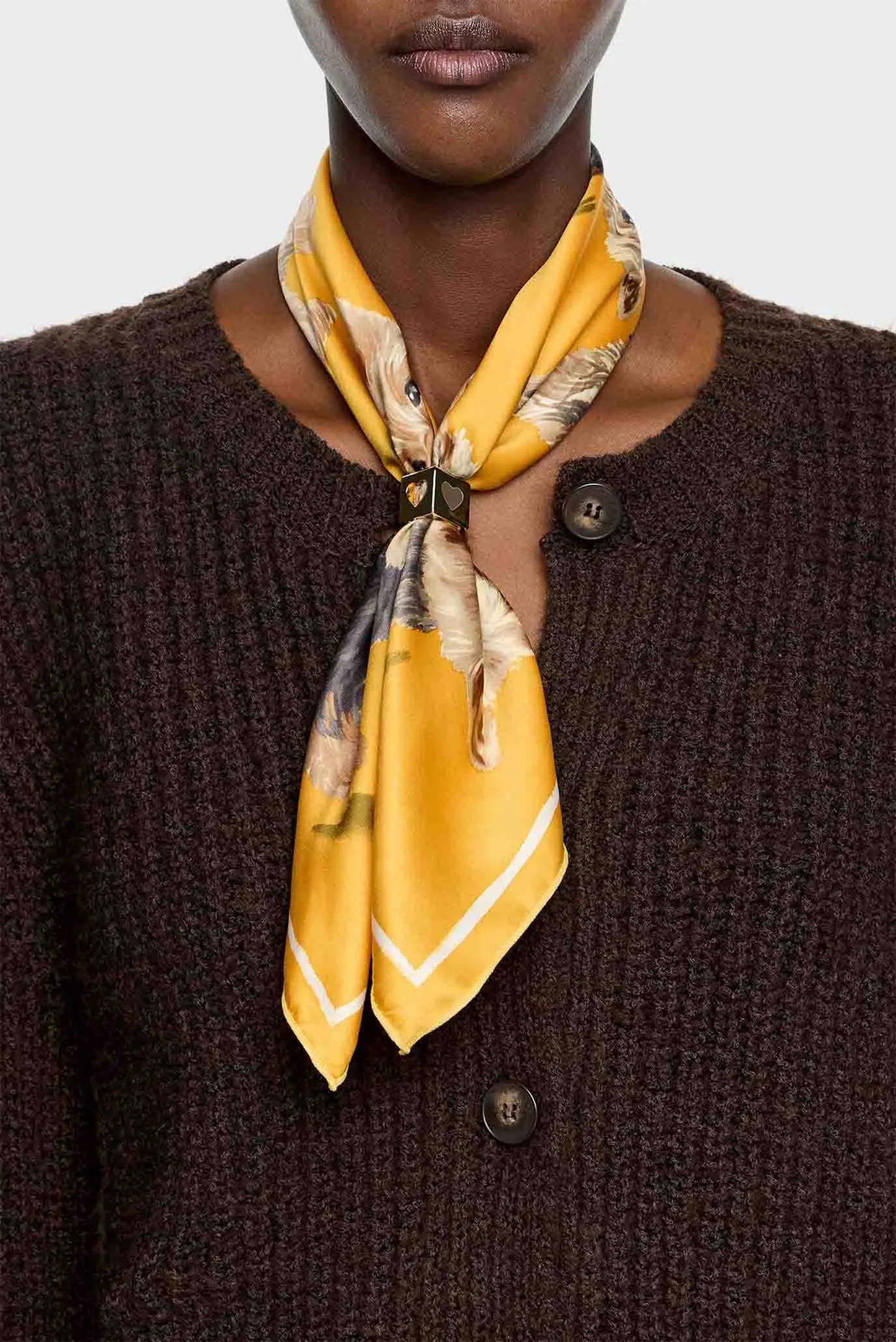 Женский оранжевый платок 2