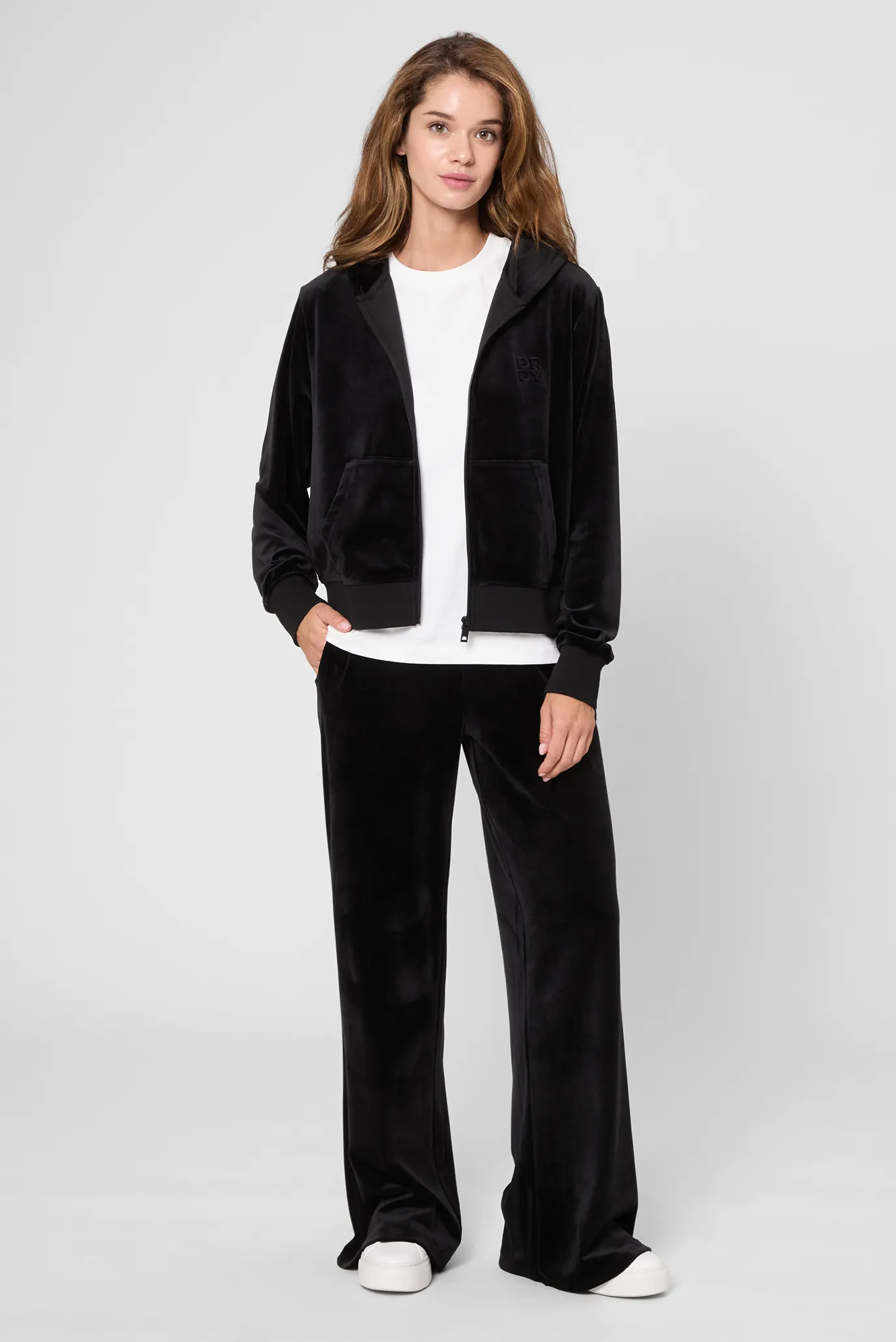 Женские черные велюровые спортивные брюки 2