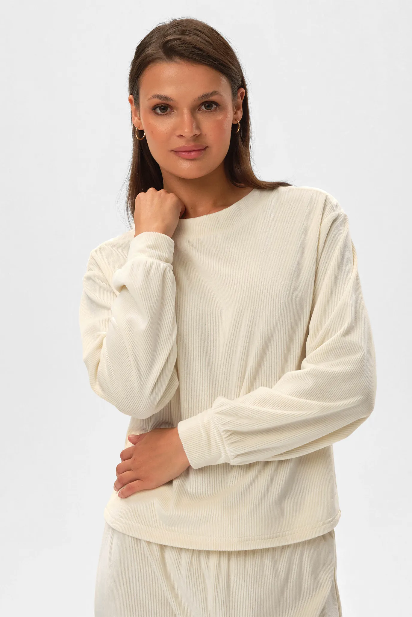 Жіноча біла піжама (лонгслів, брюки) Jade 3