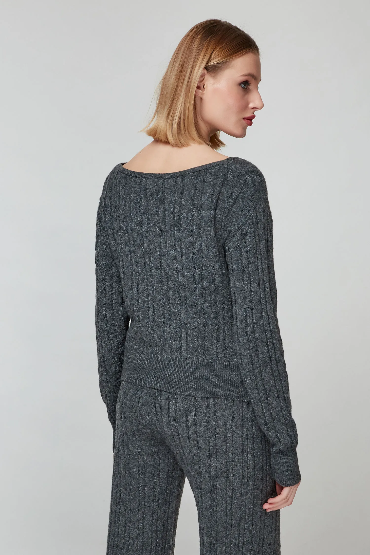 Женский серый джемпер 3