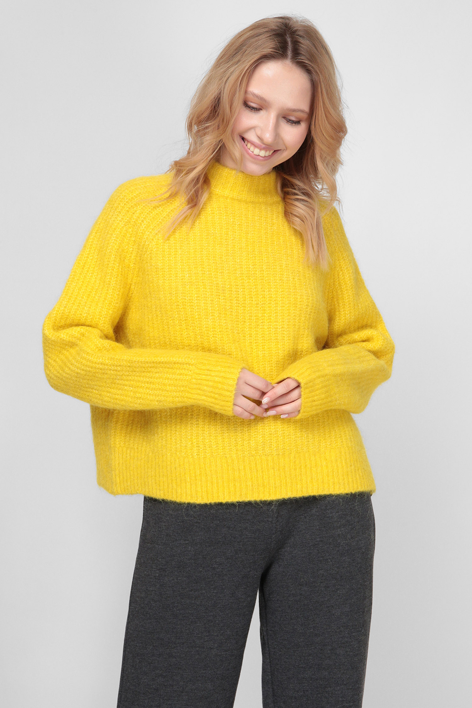 Женский желтый шерстяной свитер 1
