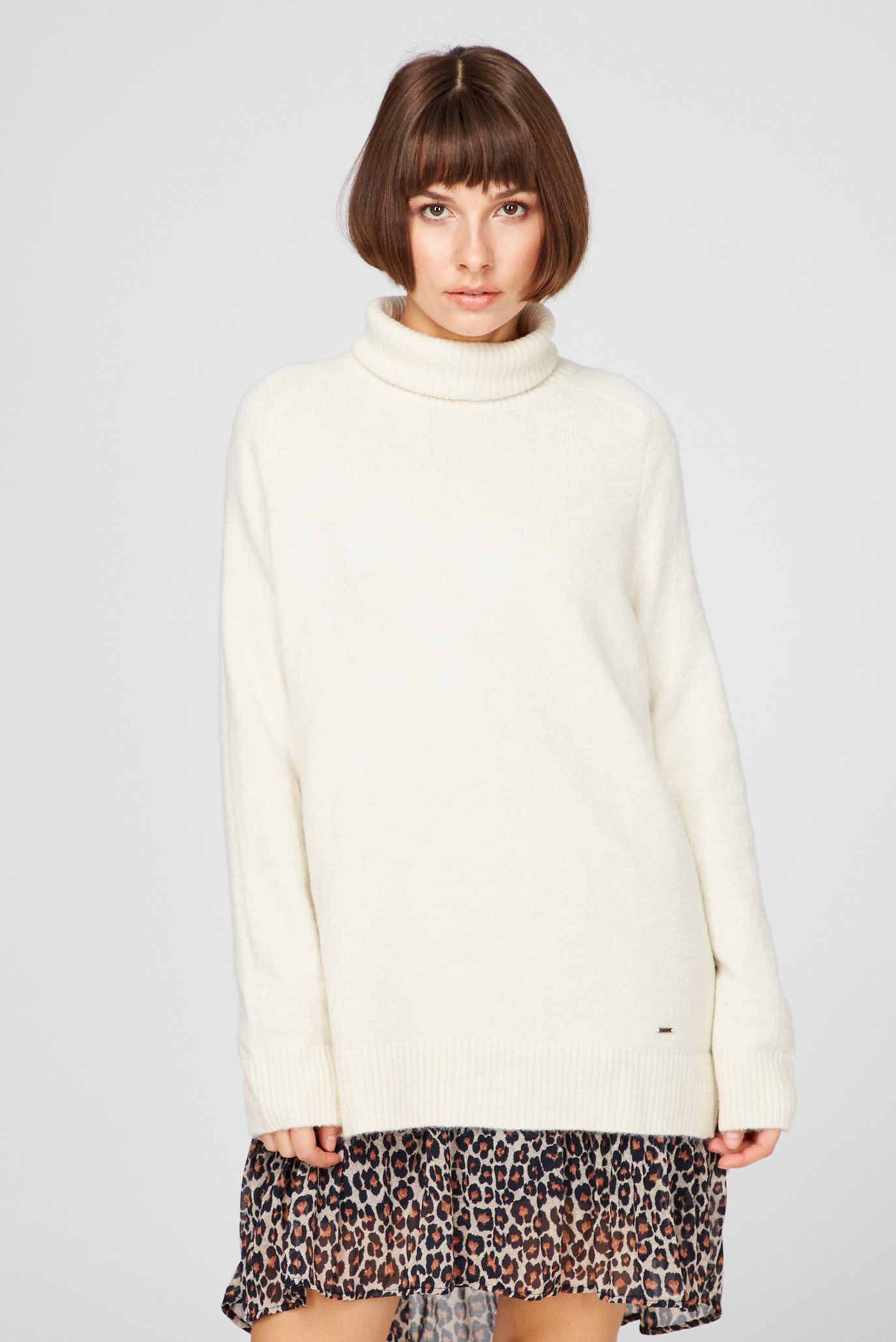 Женский белый свитер KIM 1