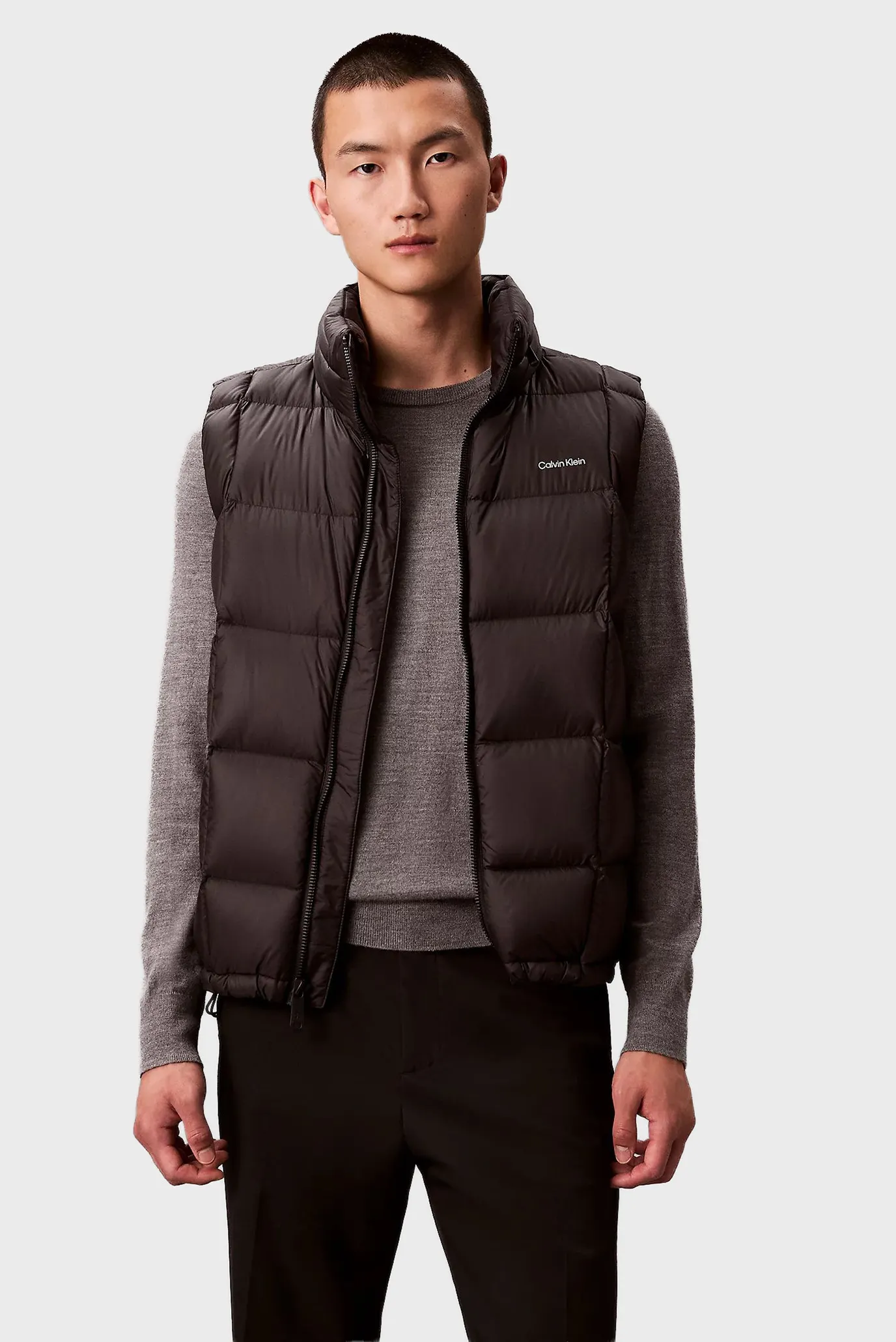 Чоловічий чорний жилет SVLSS NYLON QUILTED PUFFER VEST 1