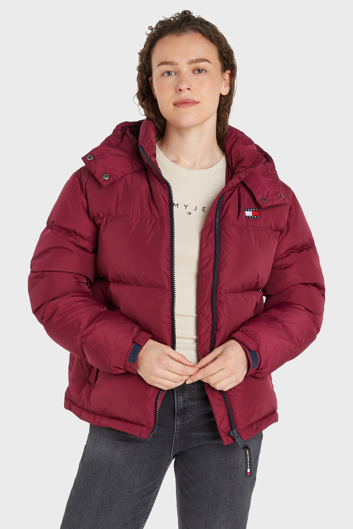 Женский бордовый пуховик TJW ALASKA PUFFER EXT Бордовый XS Tommy Jeans DW0DW18610 Женский бордовый пуховик TJW ALASKA PUFFER EXT Бордовый XS Tommy Jeans DW0DW18610