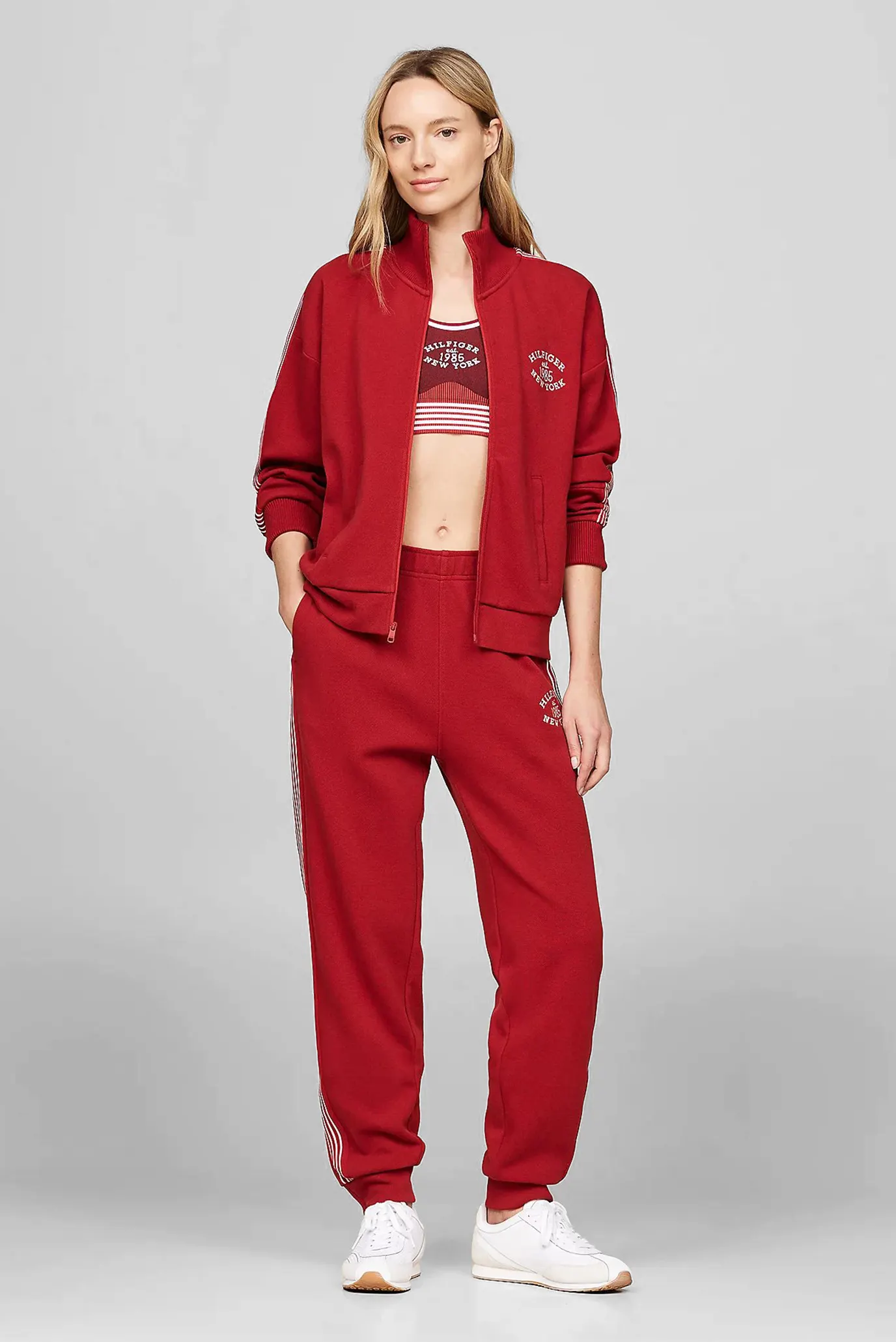 Жіночі червоні спортивні штани VARSITY REGULAR 2