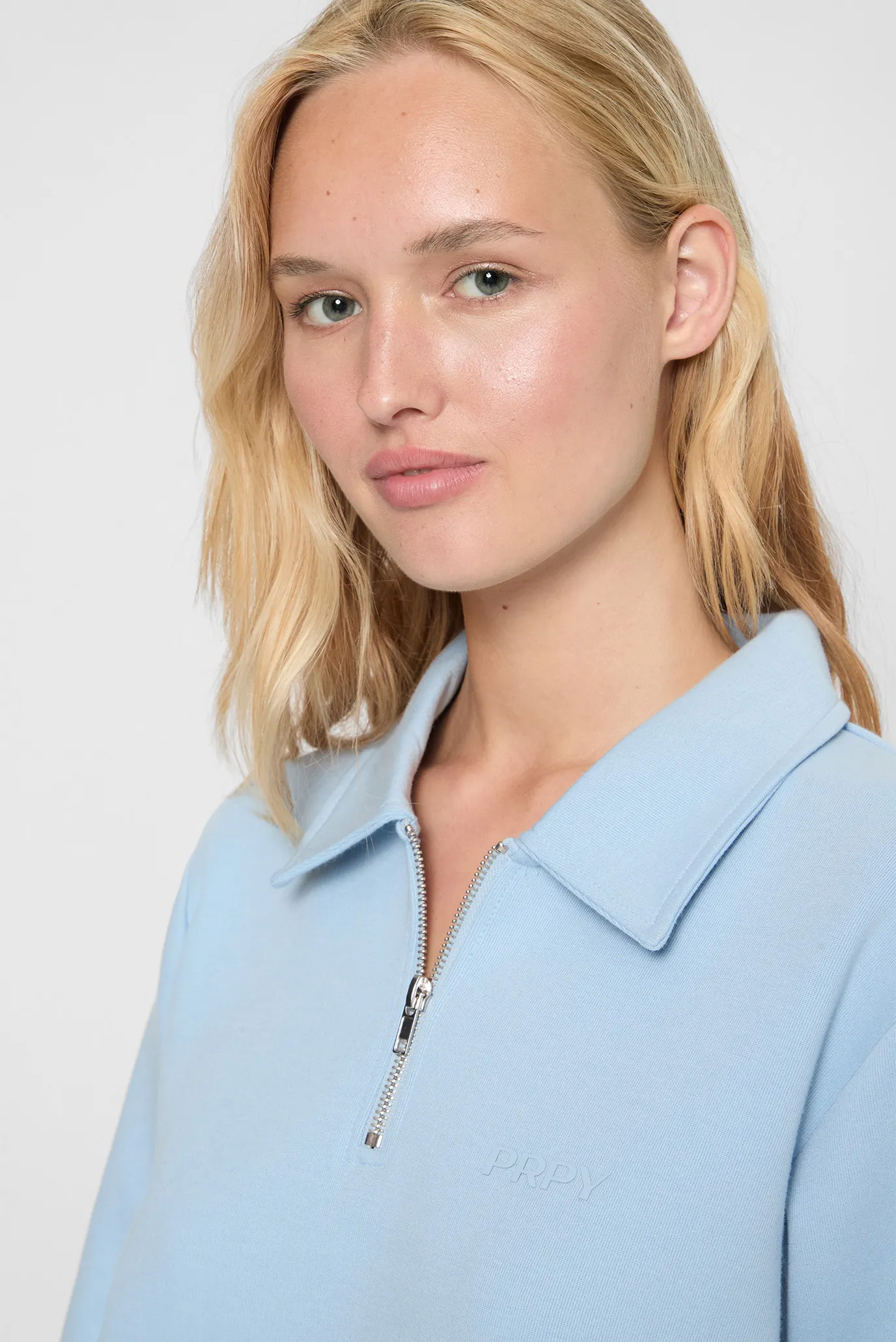 Жіноче блакитне поло 5