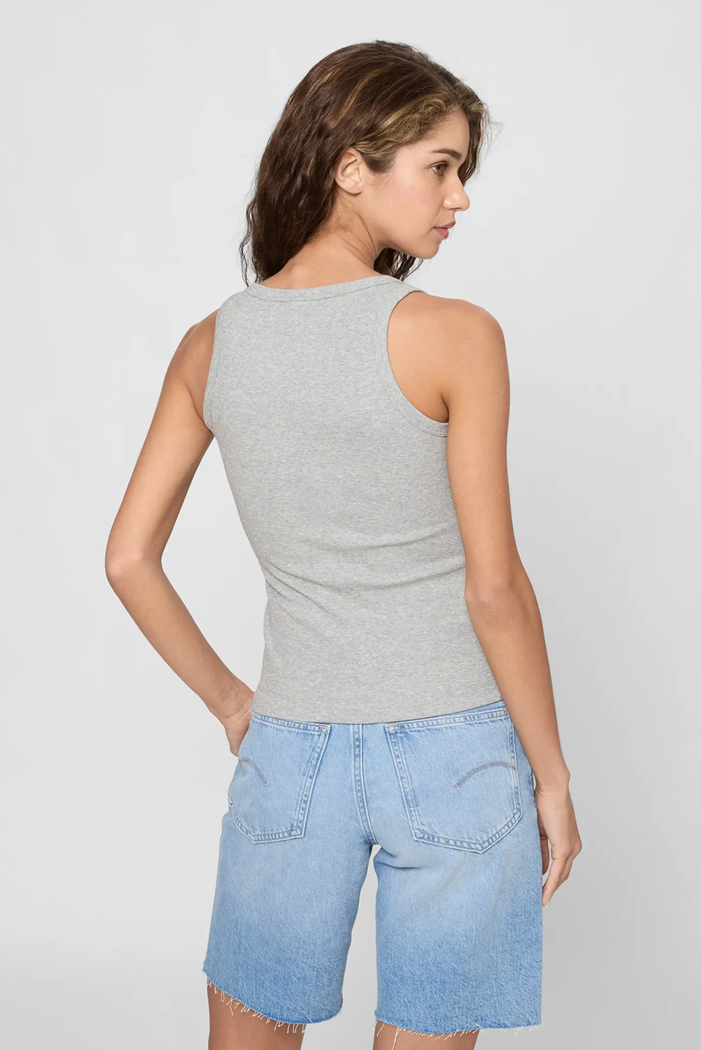 Женская светло-серая майка 4