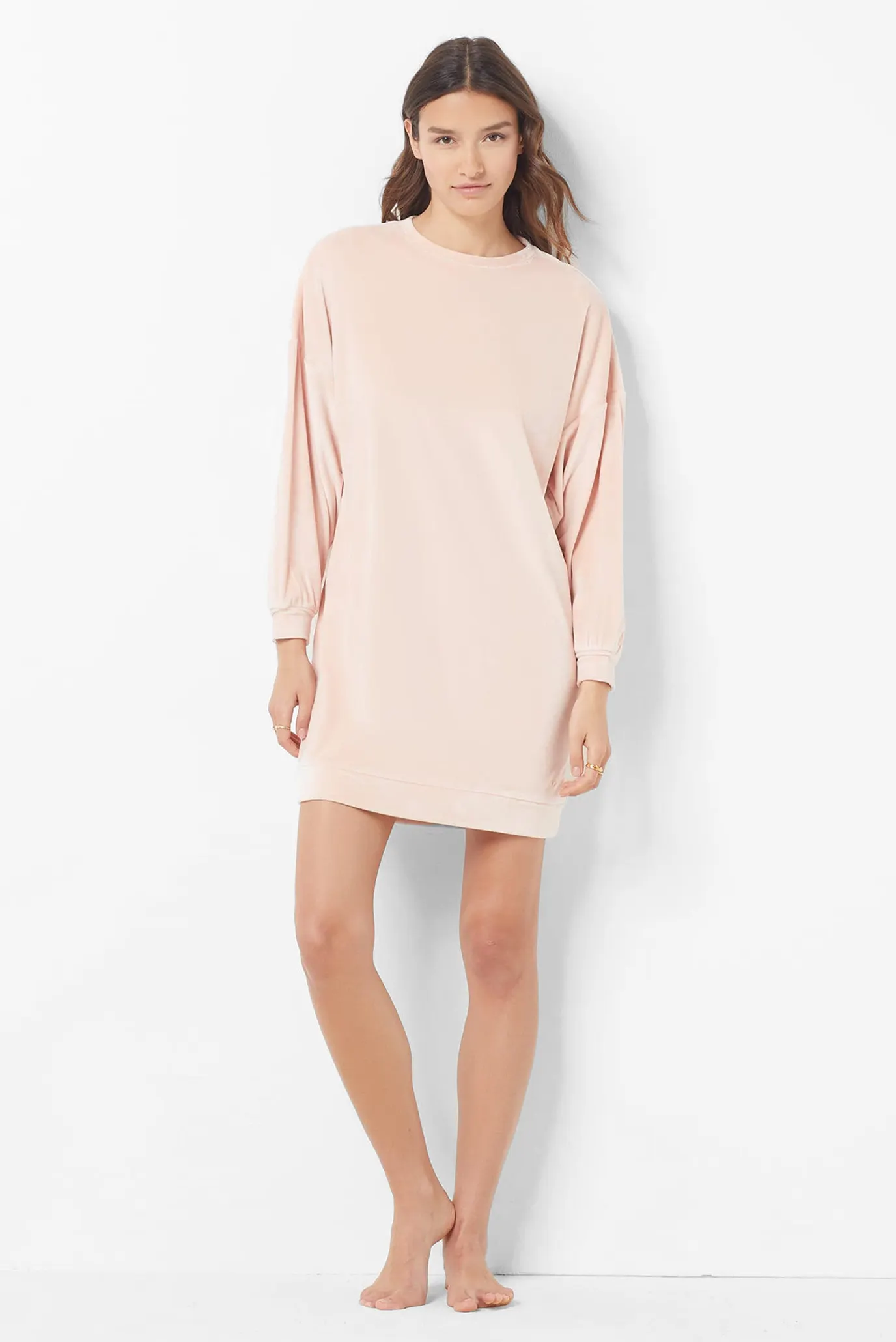 Жіноча персикова велюрова нічна сорочка DUNKAN 2