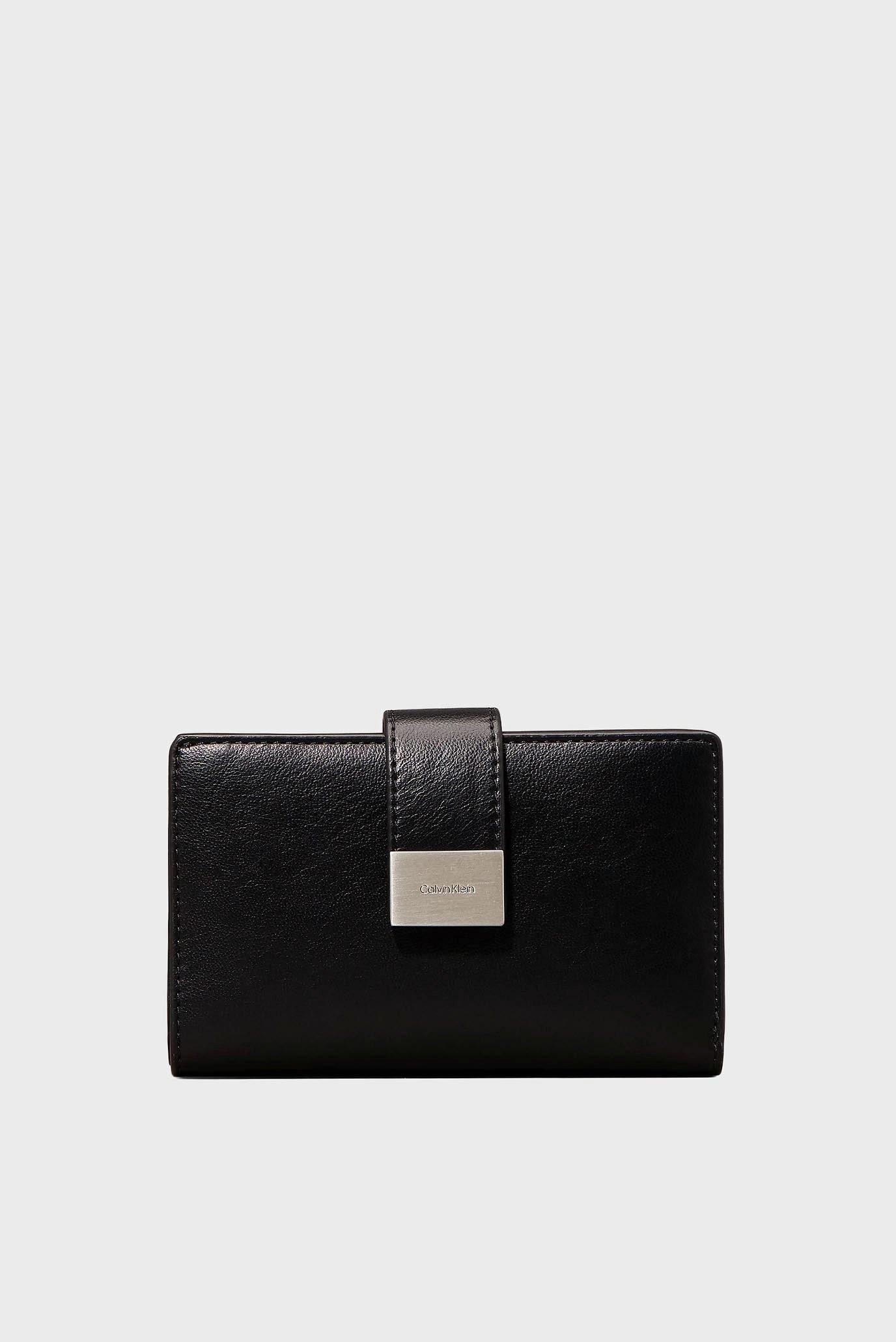 Женский черный кошелек HARDWARE Черный ONESIZE Calvin Klein K60K612961 Женский черный кошелек HARDWARE Черный ONESIZE Calvin Klein K60K612961