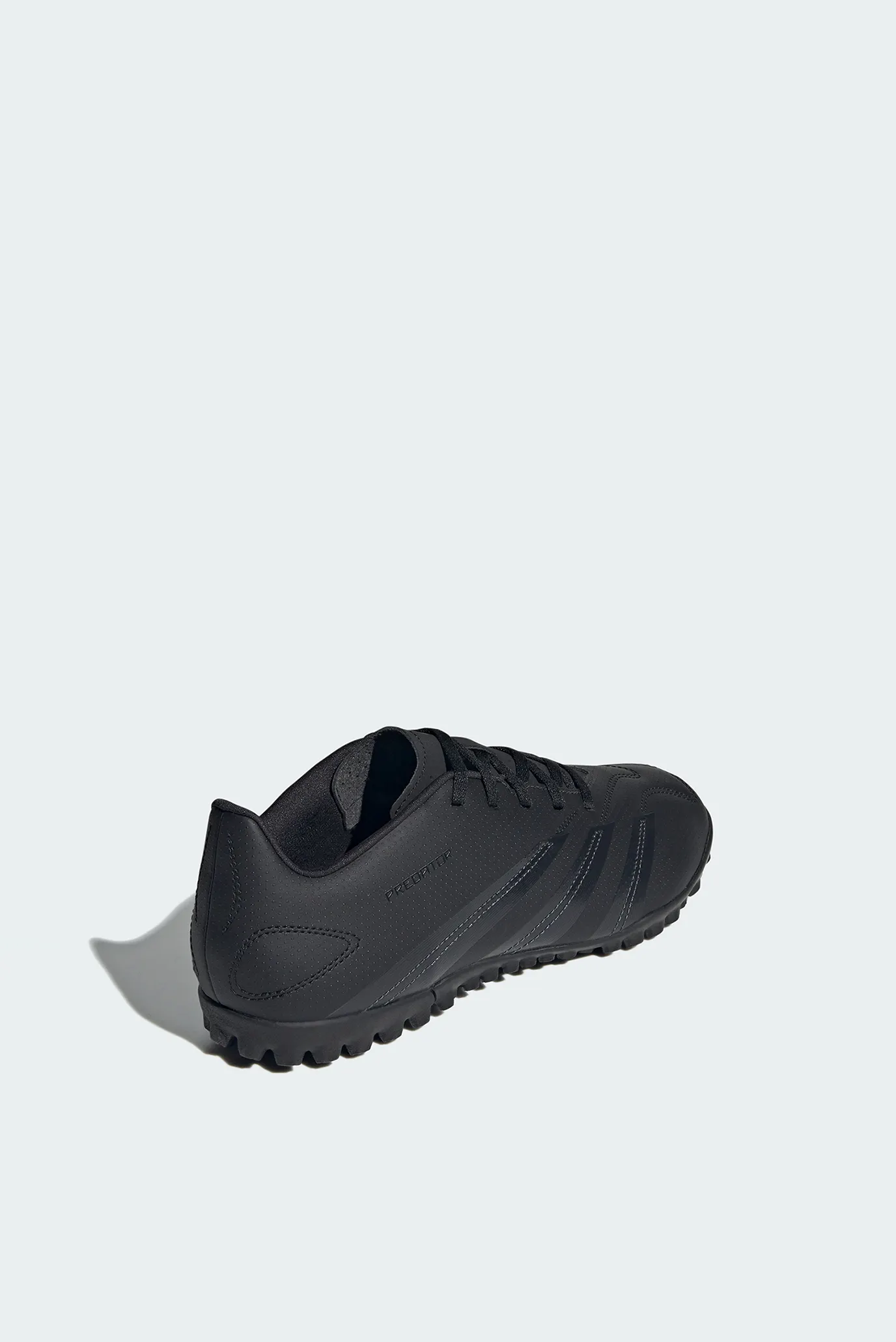 Чорні сороконіжки Predator 24 Club Turf 6