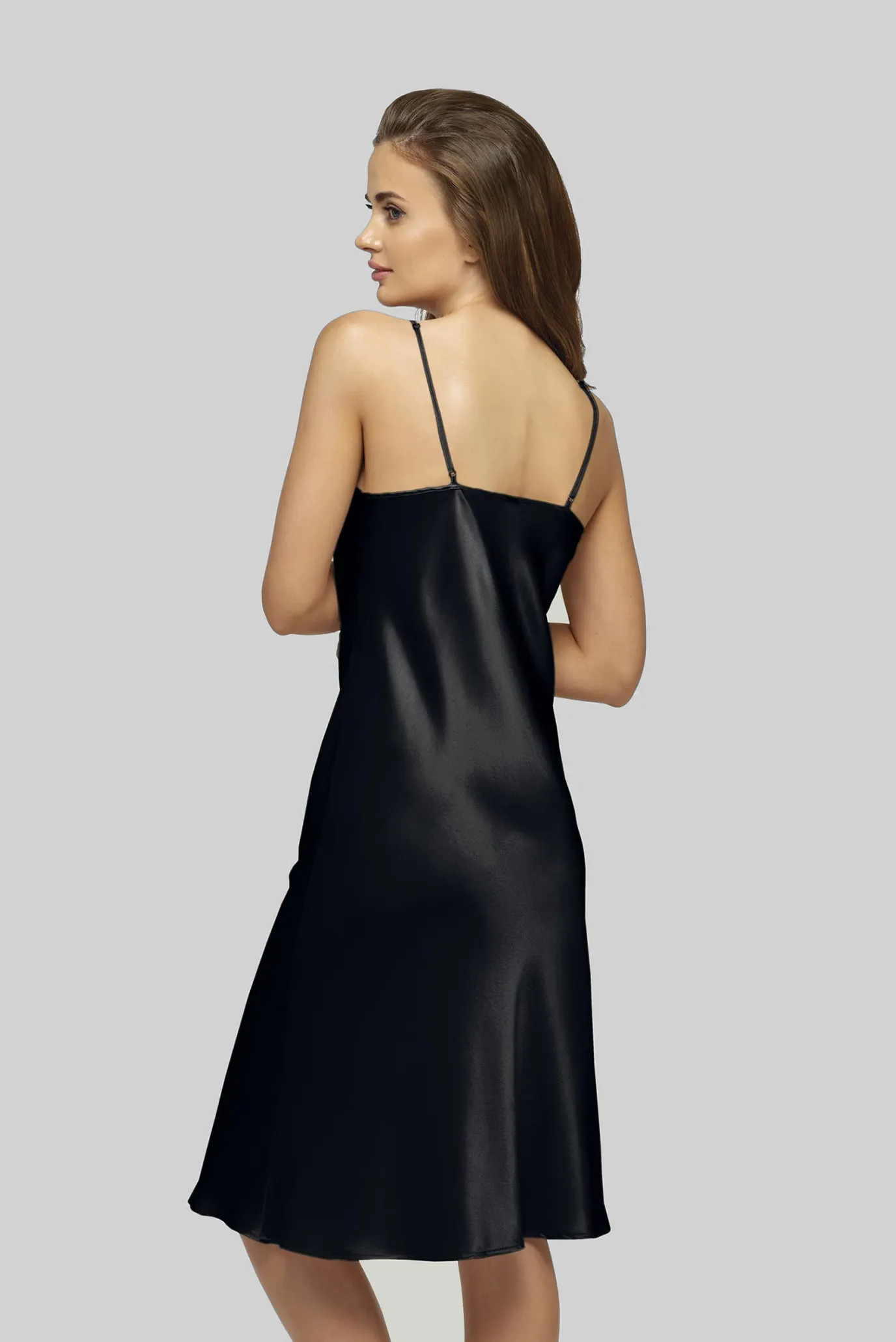 Женская черная шелковая ночная рубашка 3