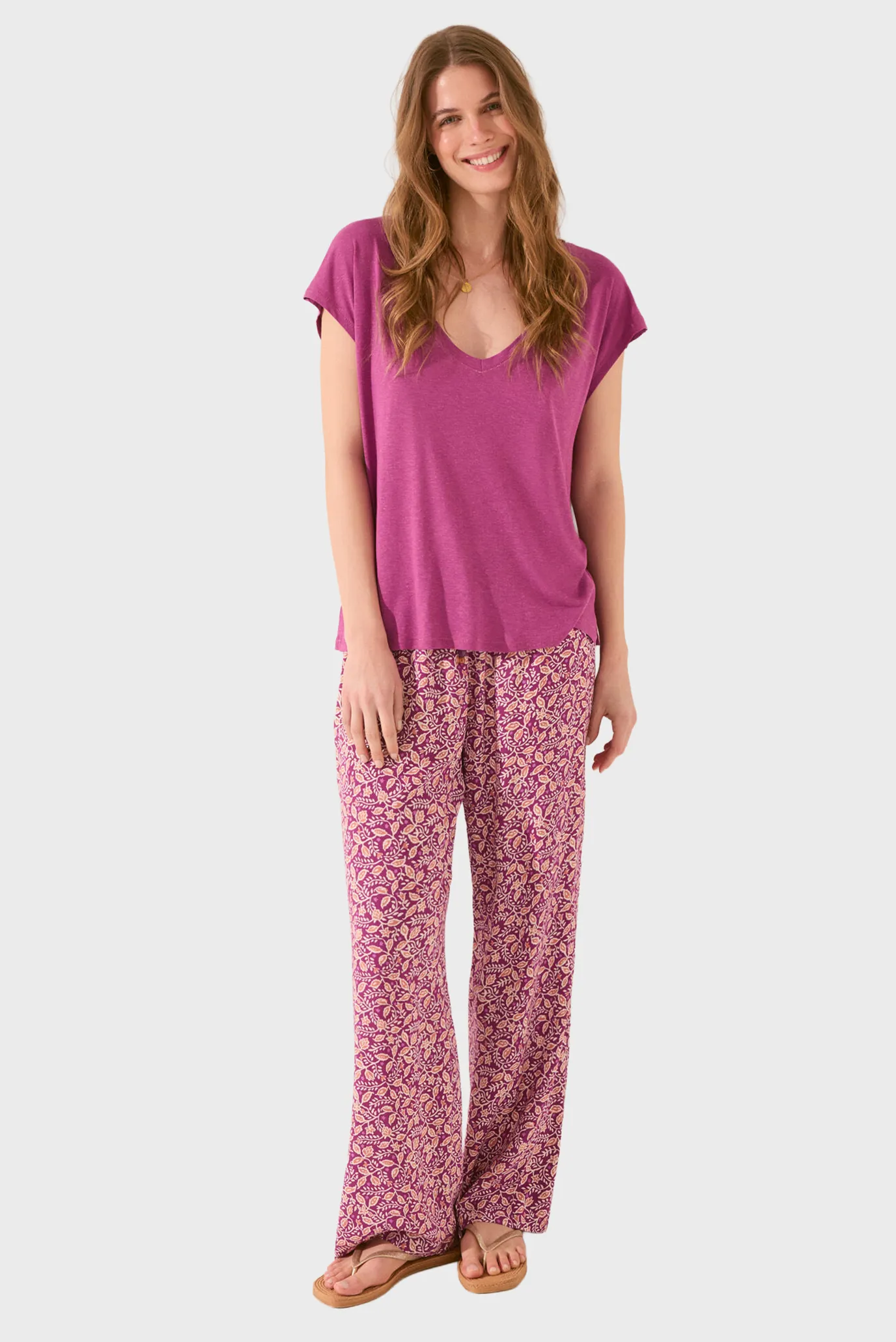 Женские розовые брюки с узором 2