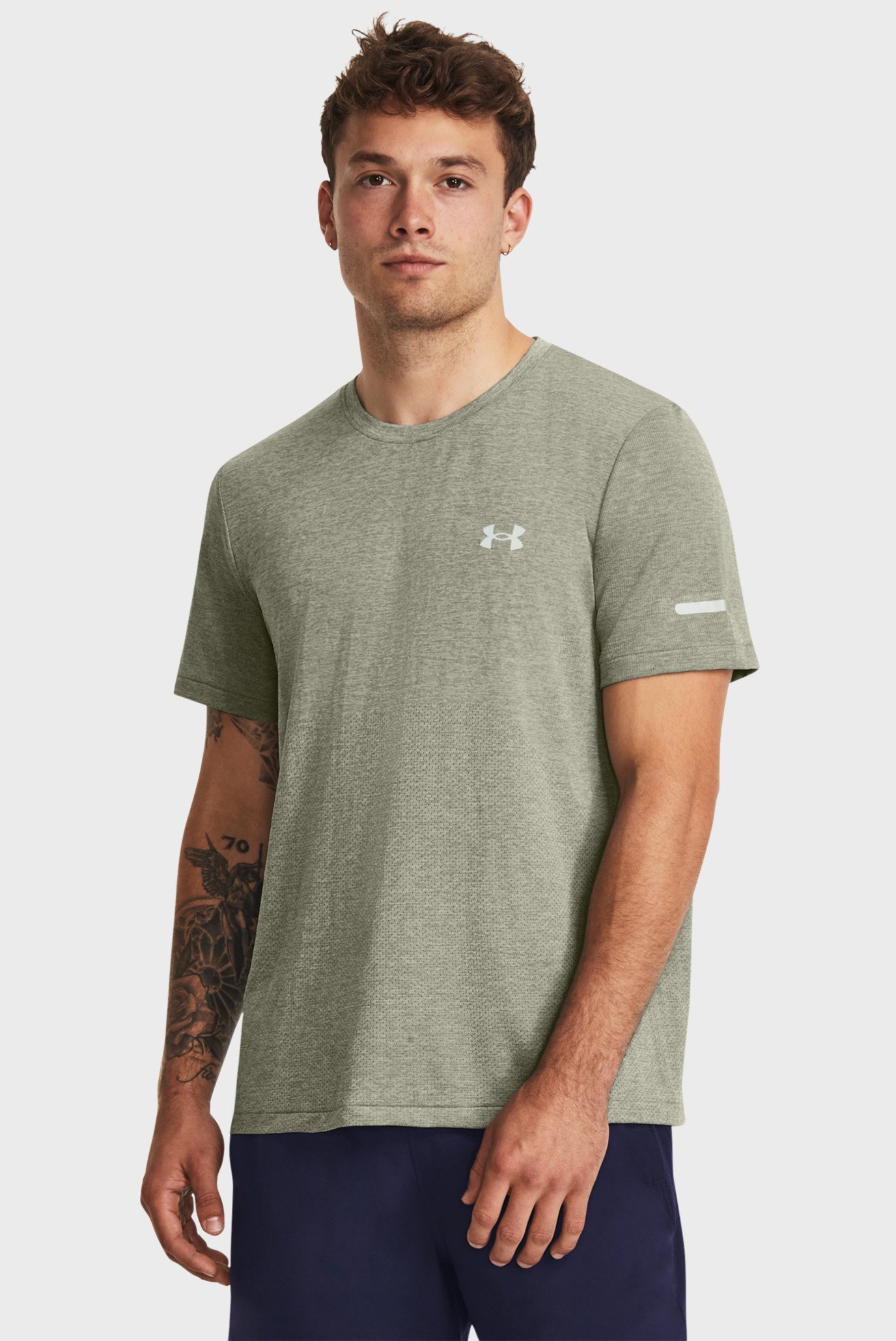 Мужская оливковая футболка UA SEAMLESS STRIDE SS 1