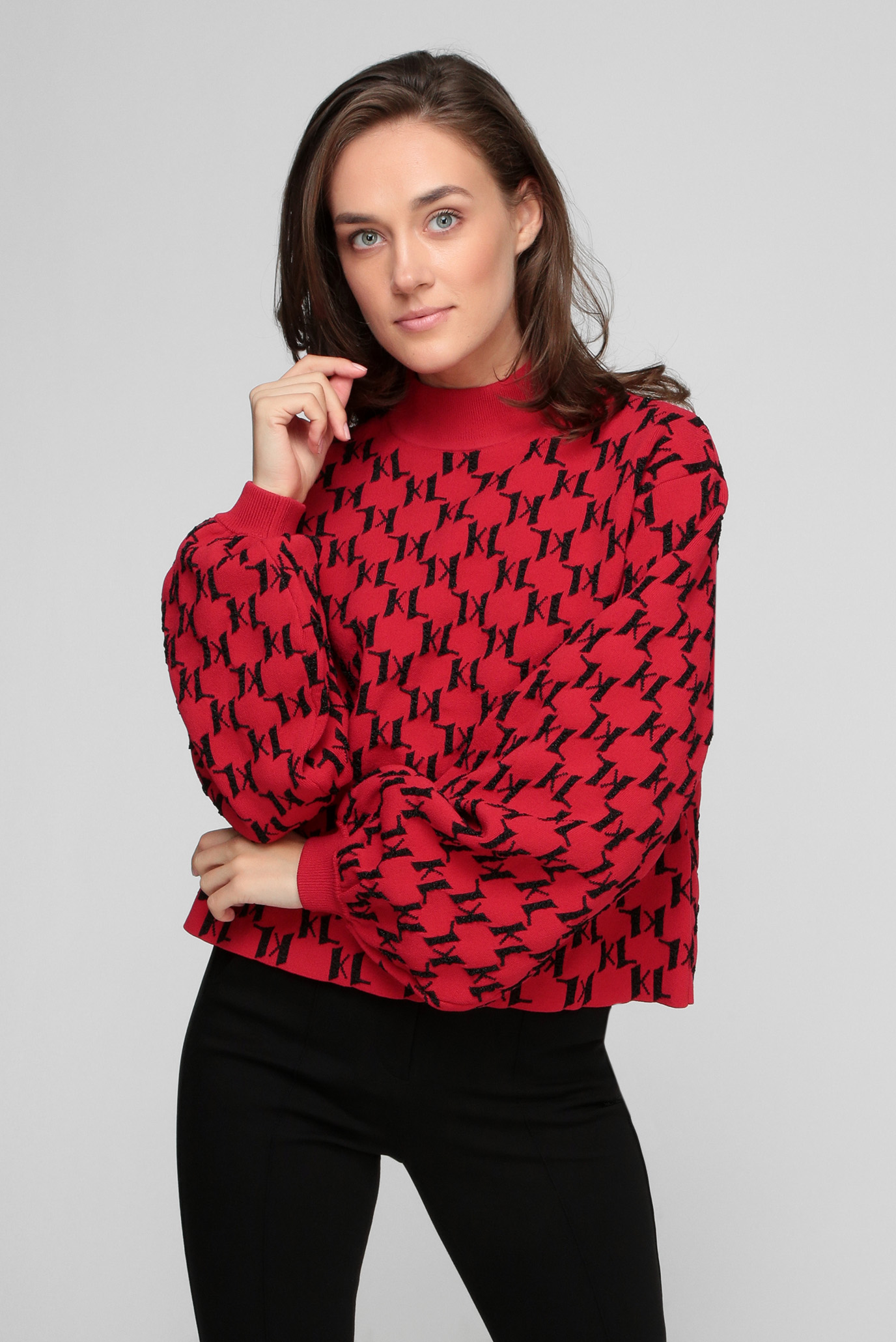 Женский красный свитер с узором 1