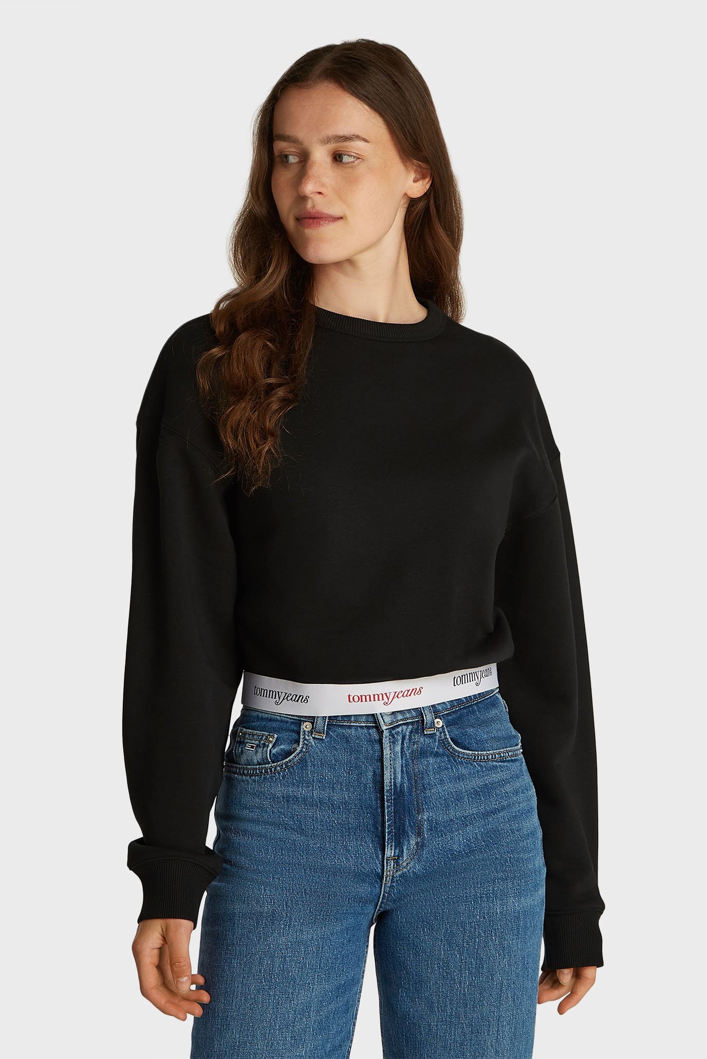 Женский черный свитшот TJW BOXY CRP TAPE CREW EXT Черный XS Tommy Jeans DW0DW19402 Женский черный свитшот TJW BOXY CRP TAPE CREW EXT Черный XS Tommy Jeans DW0DW19402