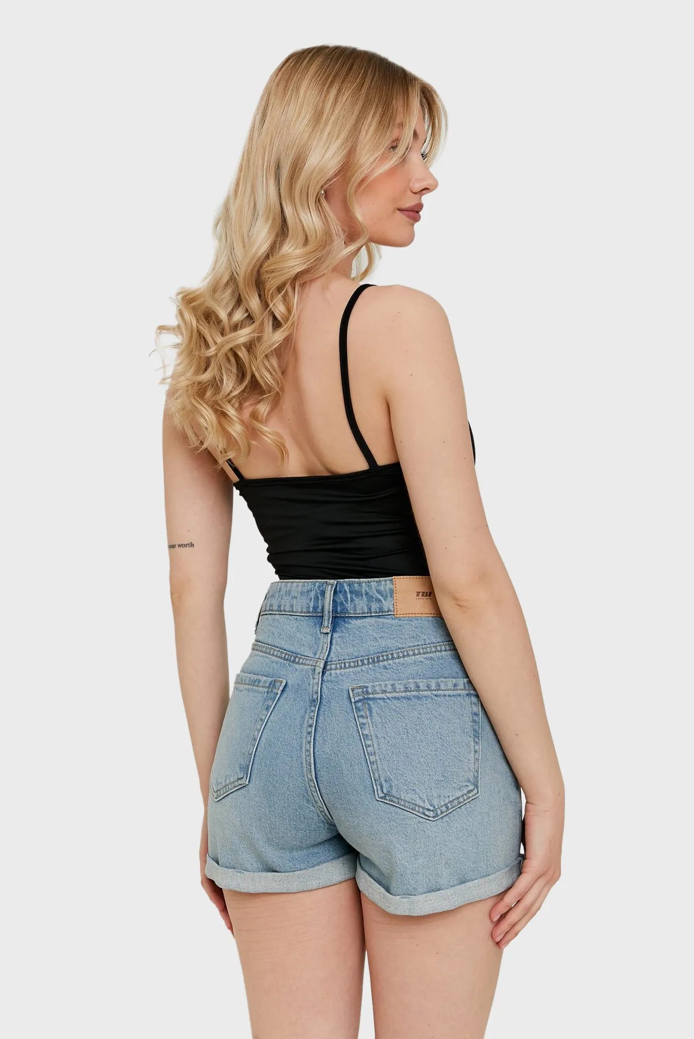 Женские голубые джинсовые шорты 2