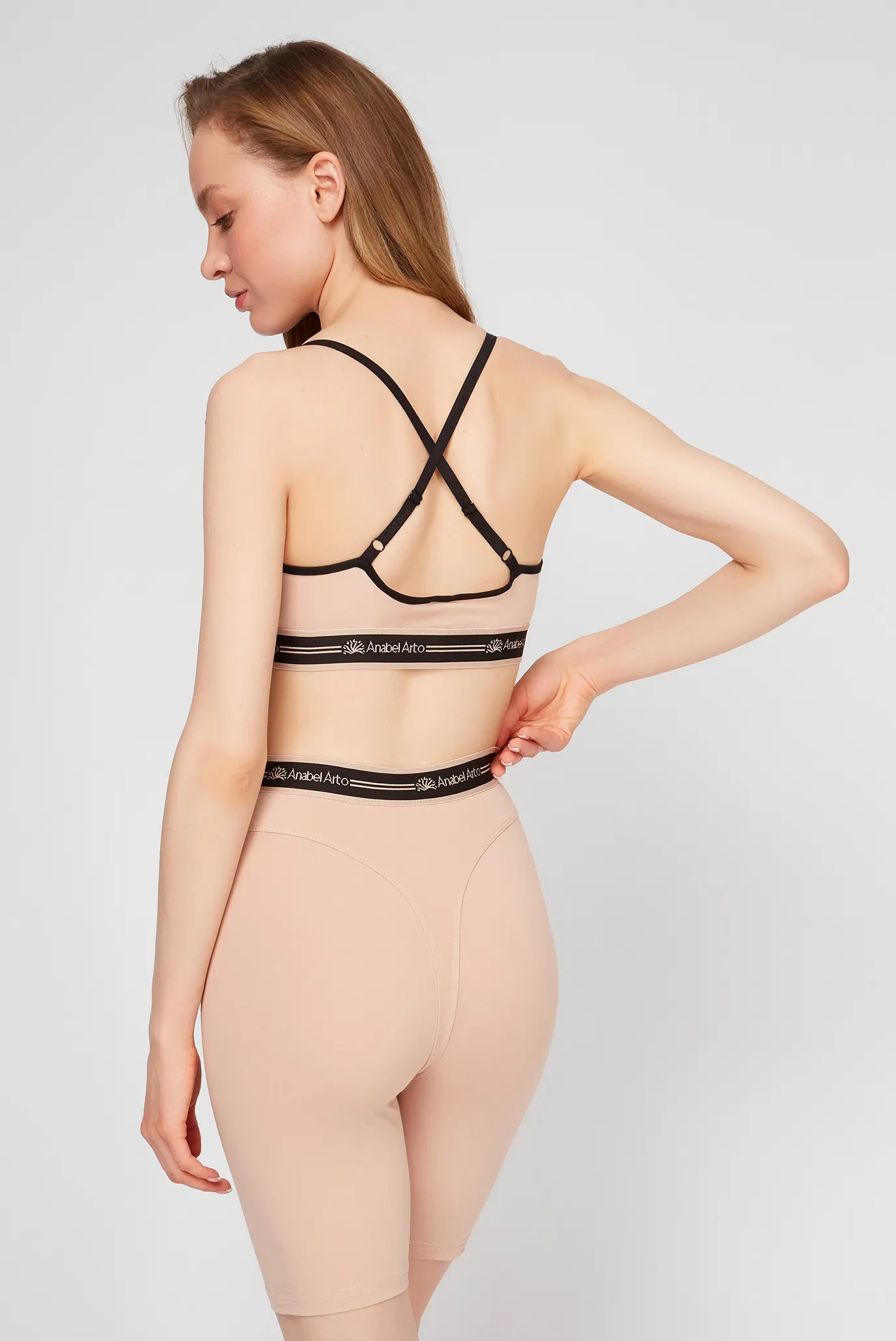 Жіночий бежевий комплект одягу (топ, шорти) 4