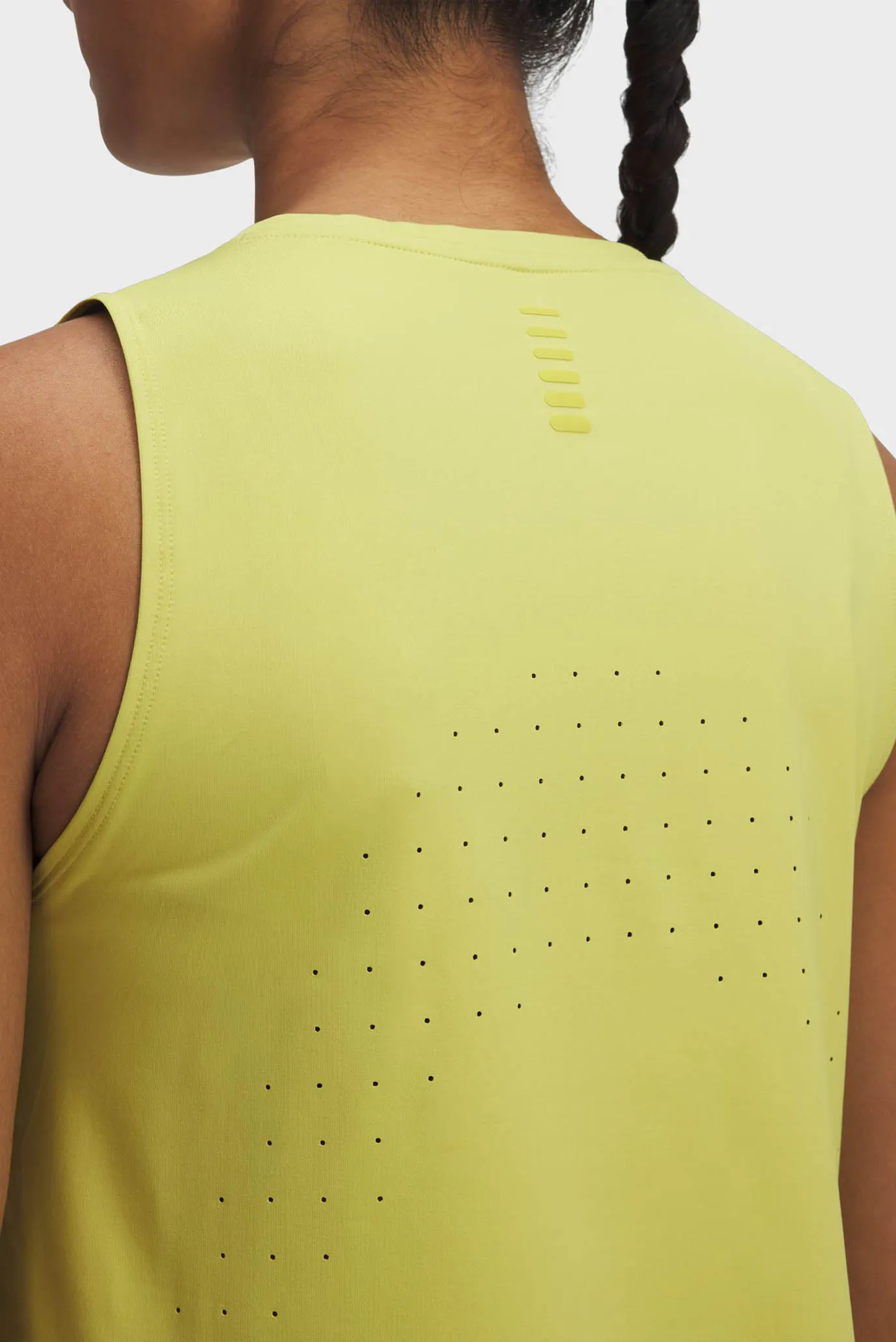 Жіноча жовта майка UA Launch Elite Tank 3